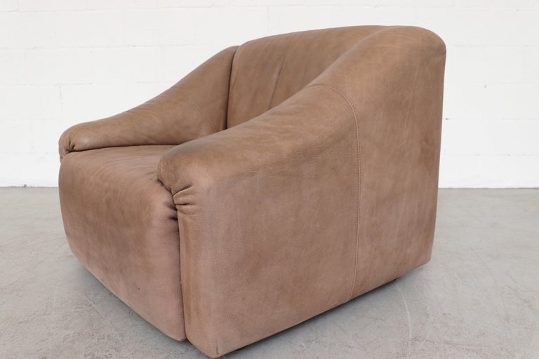 Pair Of Leolux Light Brown Buffalo Leather Lounge Chairs For At Pair Of Leolux Light Brown Buffalo Leather Lounge Chairs For 4