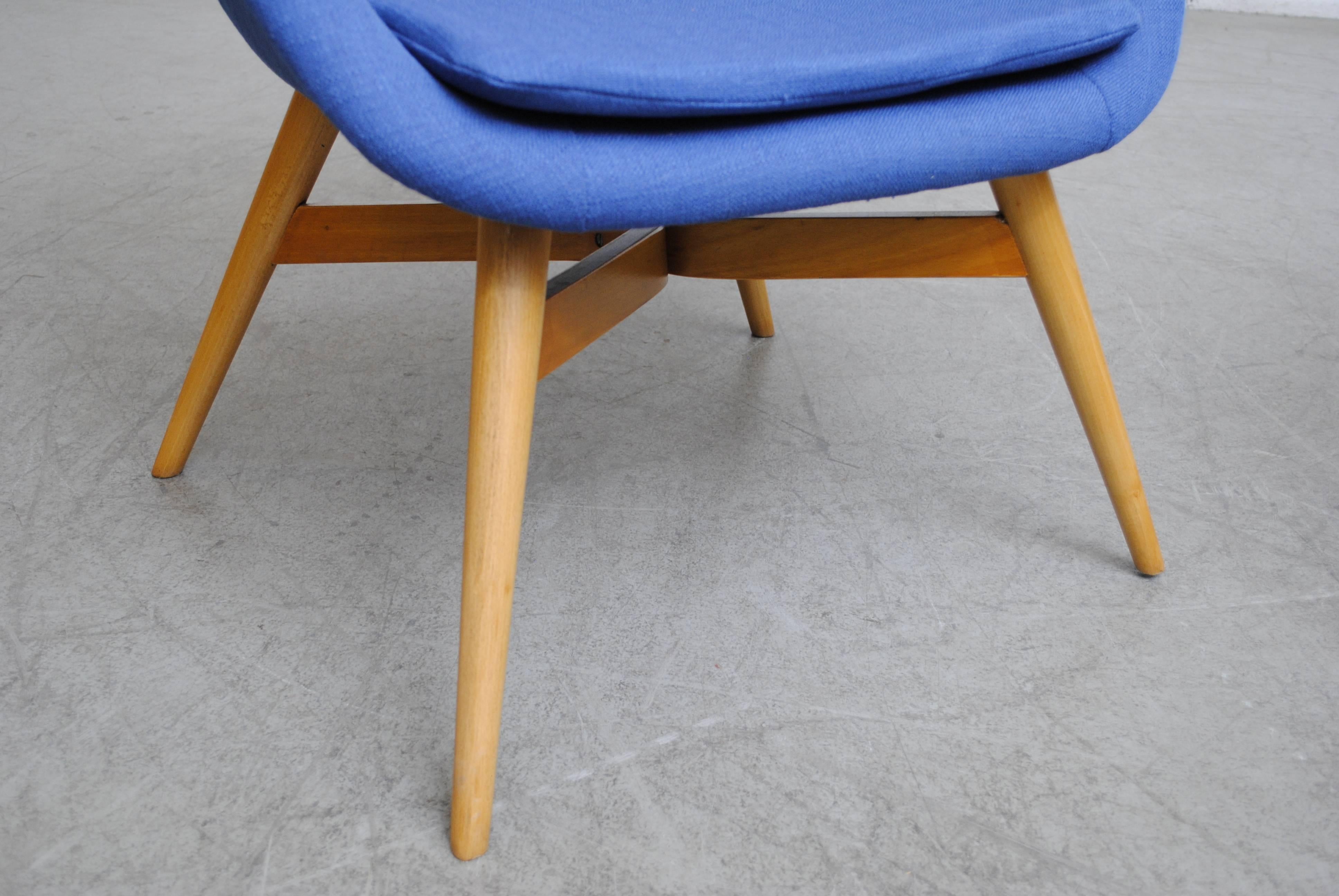 Tissu Miroslav Navrátil Newly Upholstered Blue Bucket Lounge Chair for Vertex (en anglais) en vente
