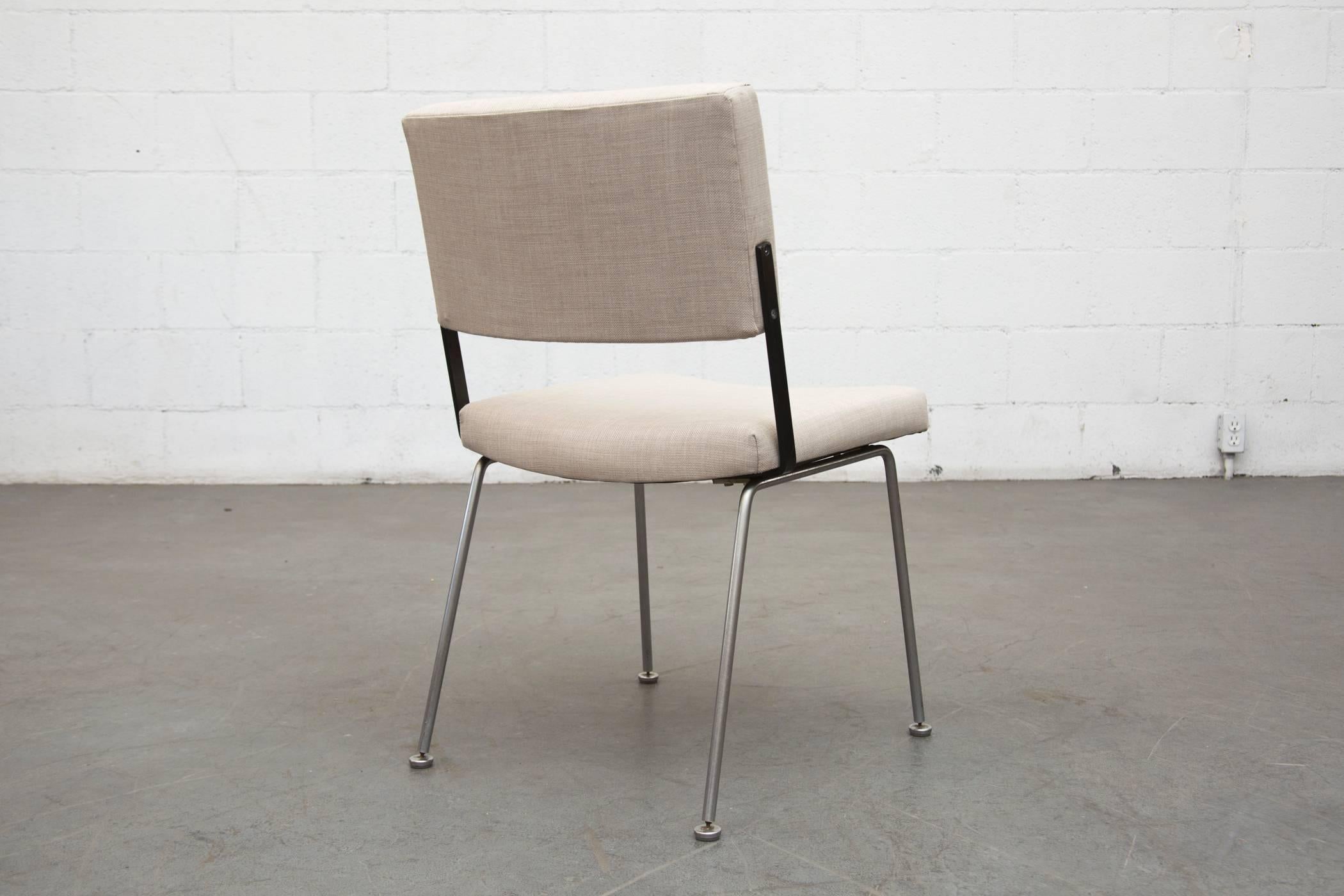 Set of Four Gispen No.11 Yy A.R. Cordemeijer Dining Chairs in Grey In Good Condition In Los Angeles, CA