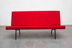 Newly Upholstered Red 'Model 1712' Sofa by André Cordemeyer for Gispen