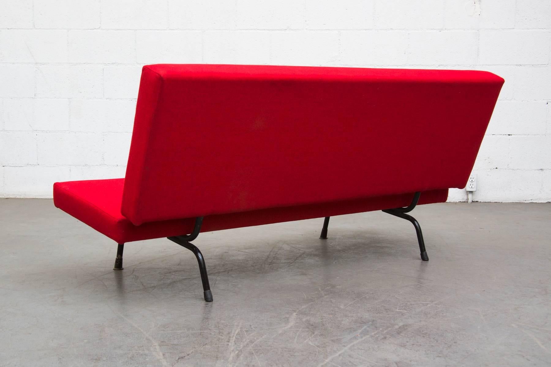 Dutch Newly Upholstered Red 'Model 1712' Sofa by André Cordemeyer for Gispen For Sale