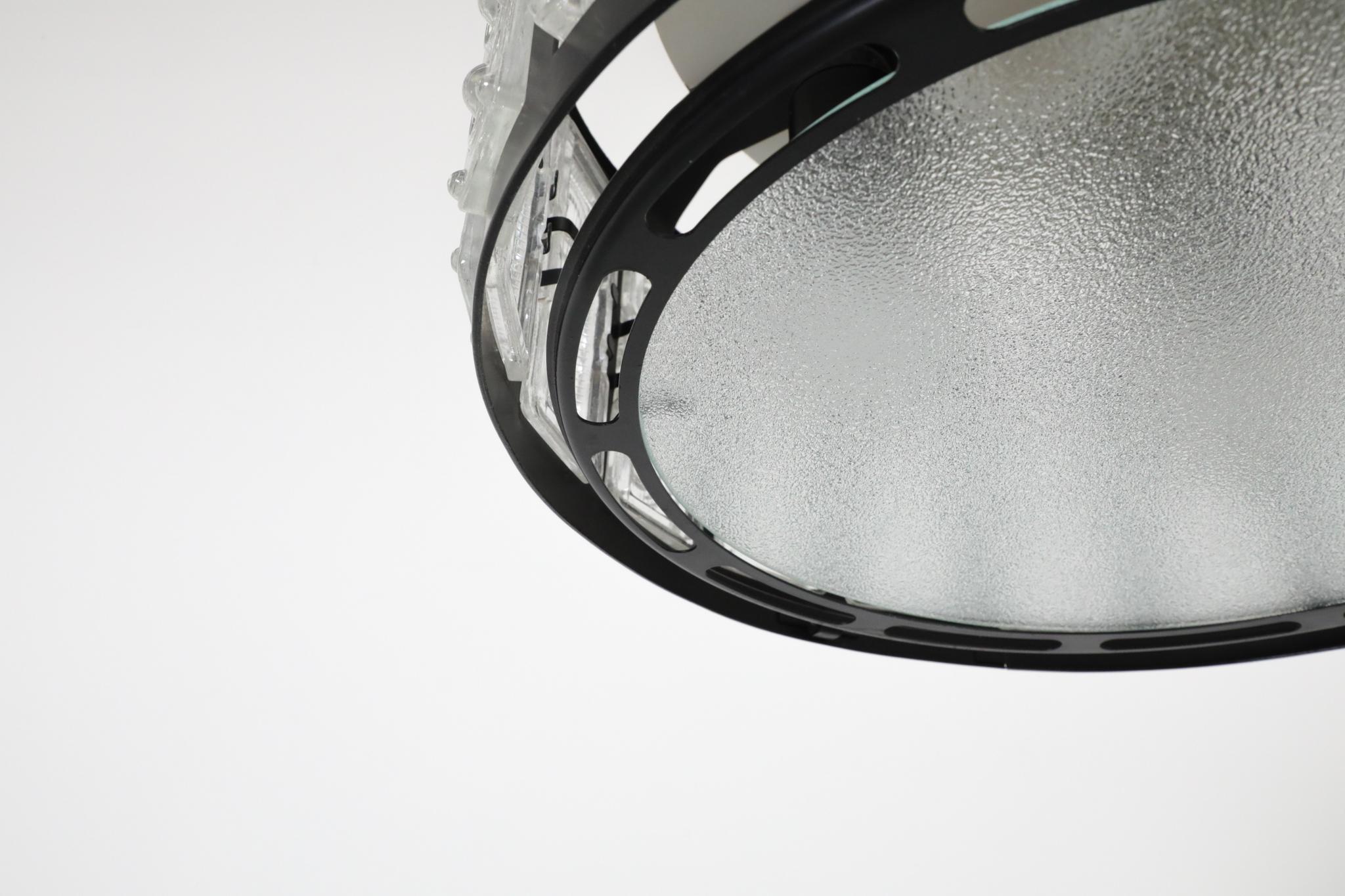 Lampadario in metallo del metà del secolo con pannelli di vetro incastonati ispirati a Erik Höglund in vendita 1