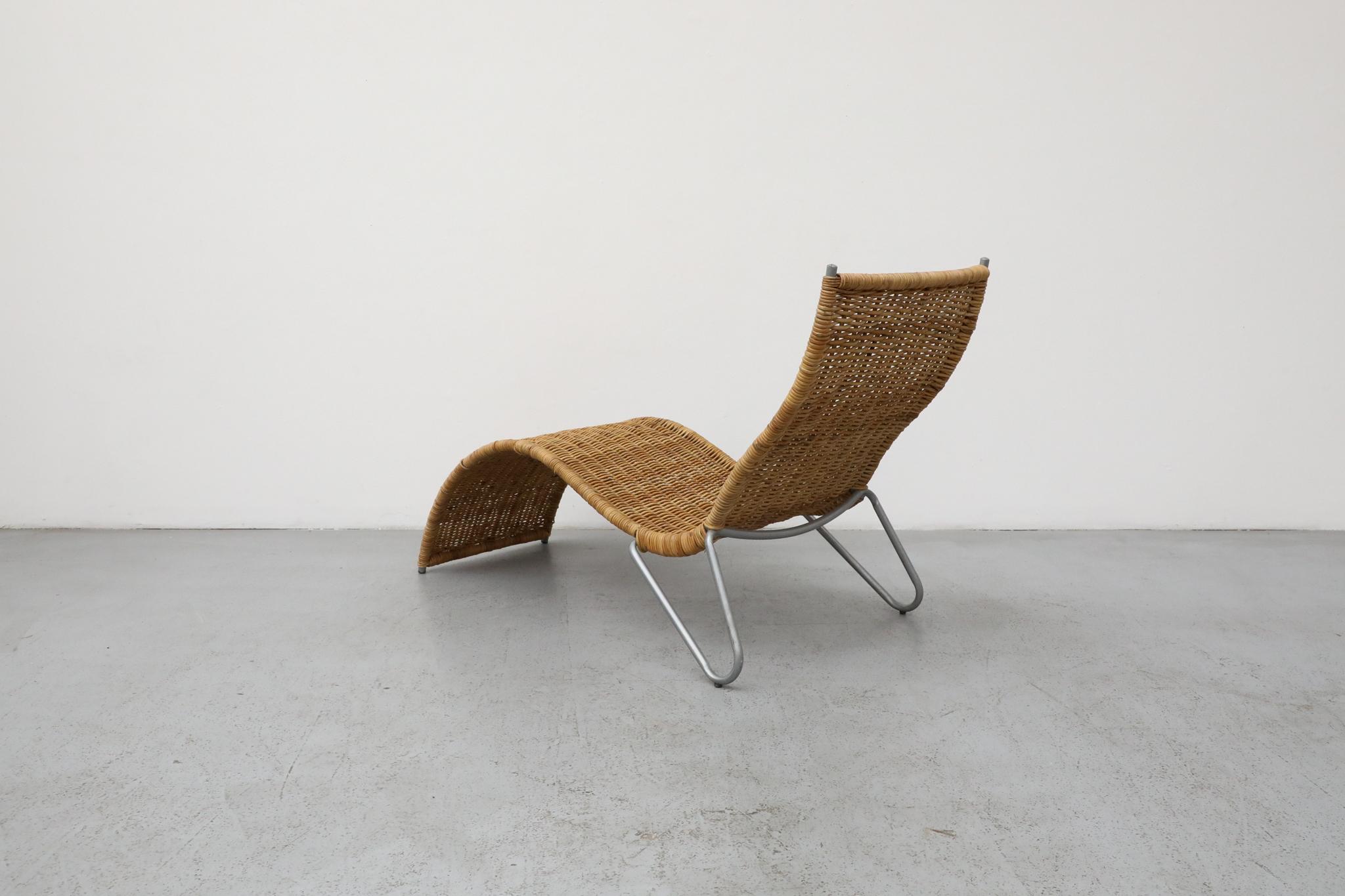 Karl Malmvall Curved Rattan Chaise, Dirk Sliedregt Style, Sweden 2005 In Good Condition For Sale In Los Angeles, CA