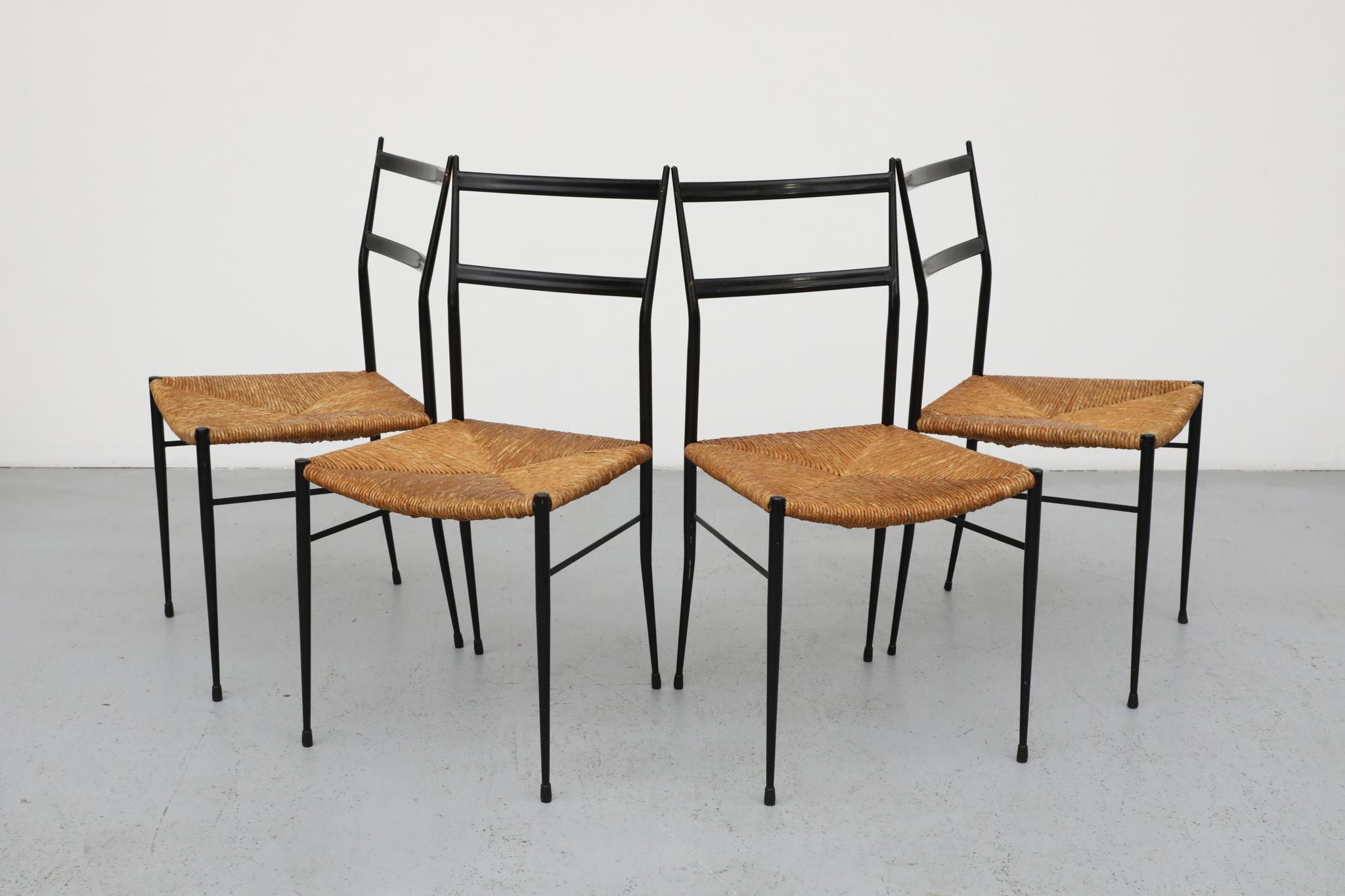 Ensemble de 4 chaises de salle à manger Superleggera de style Gio Ponti avec sièges en joncs Bon état - En vente à Los Angeles, CA