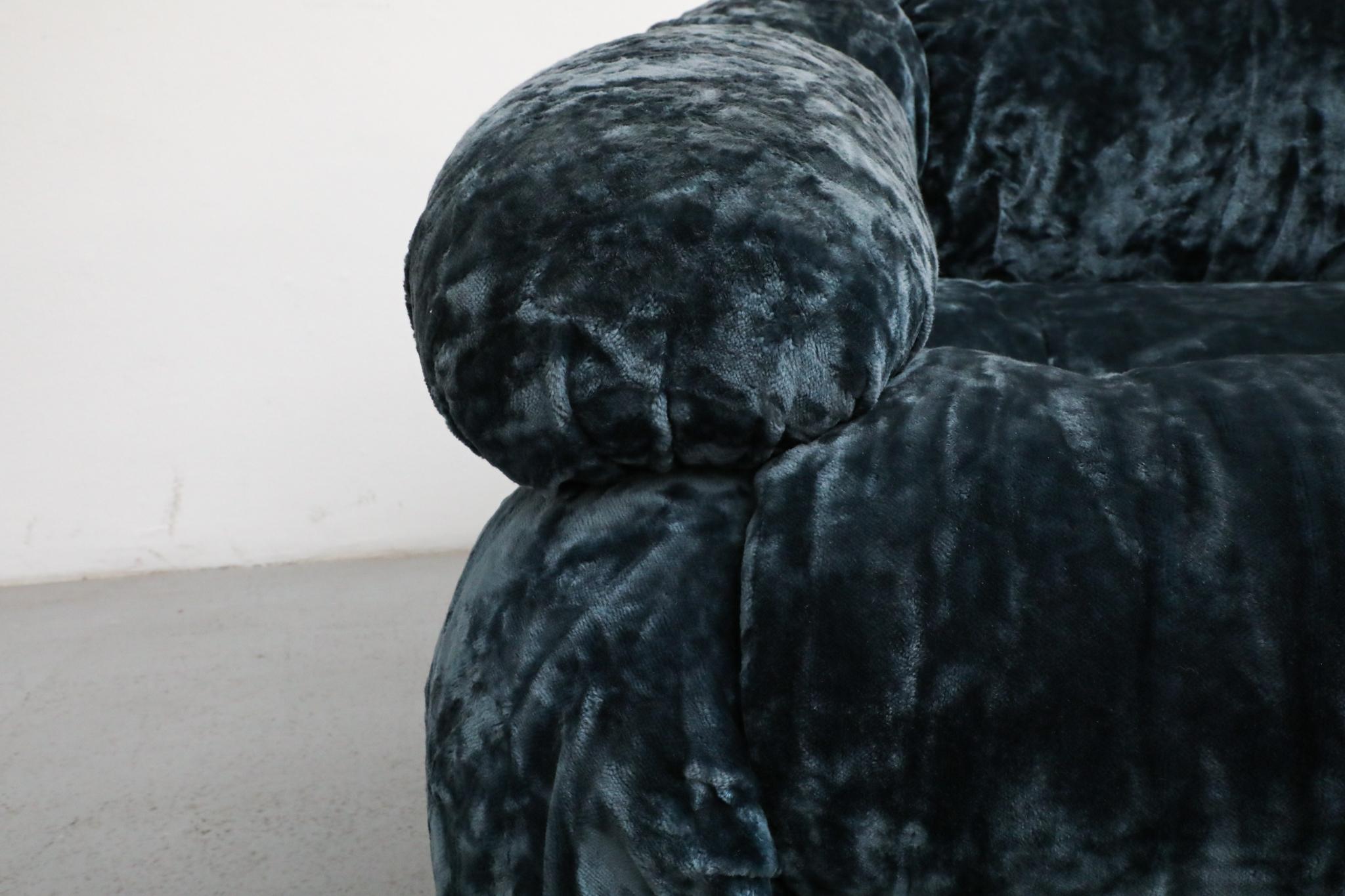 Paar Adriano Piazzesi Space Age Lounge Chairs, Blauer Samt, Italien 1970er im Angebot 13