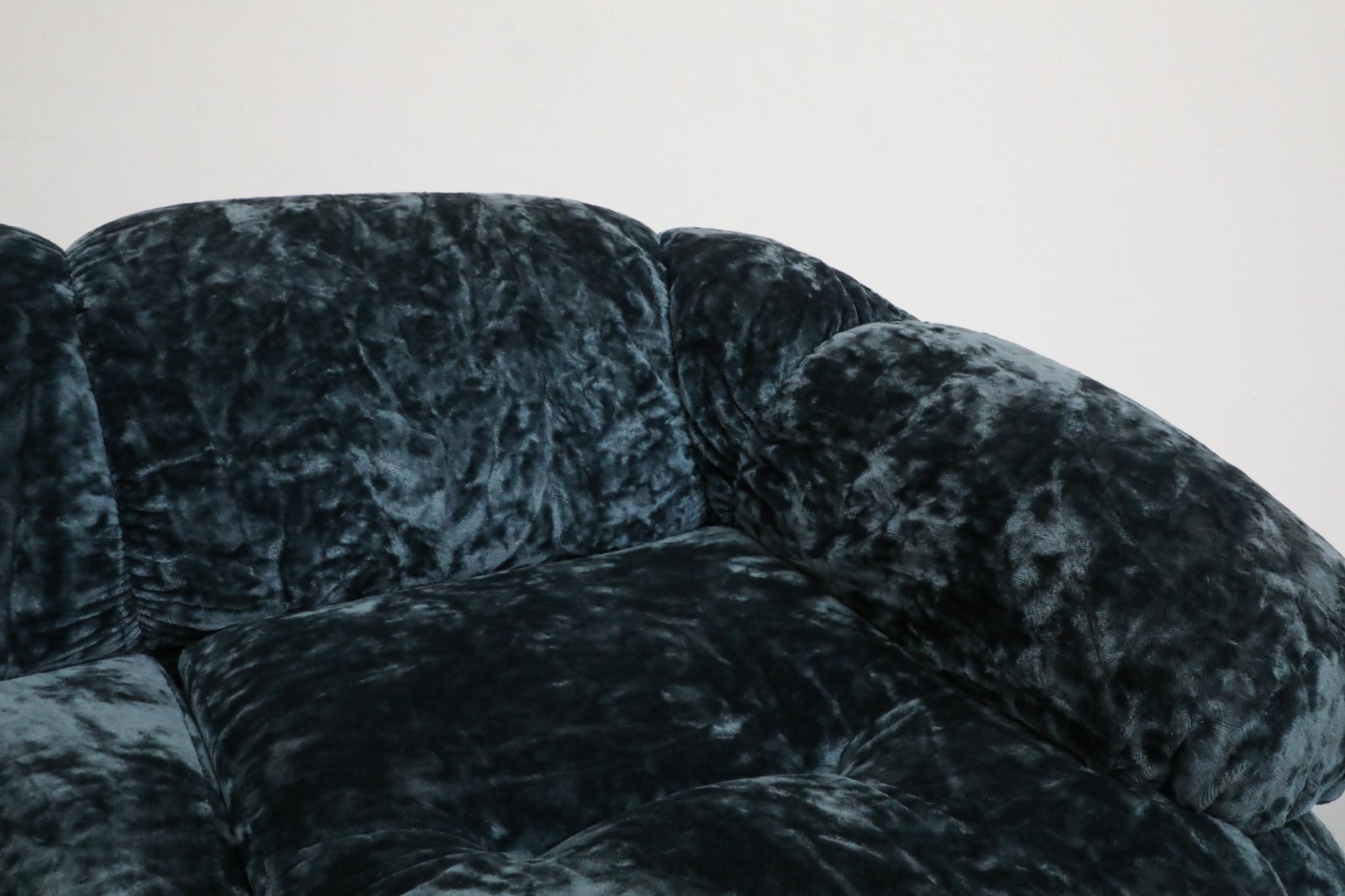 Adriano Piazzesi Space Age Sofa, Blauer Knautschsamt, Italien 1970er im Angebot 5