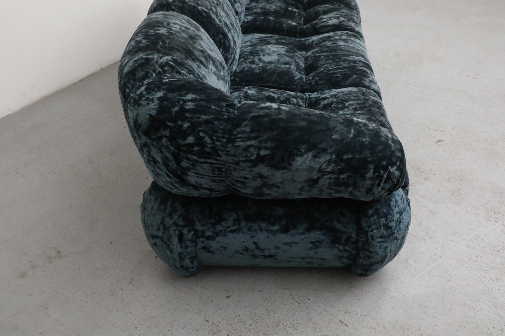 Adriano Piazzesi Space Age Sofa, Blauer Knautschsamt, Italien 1970er im Angebot 8