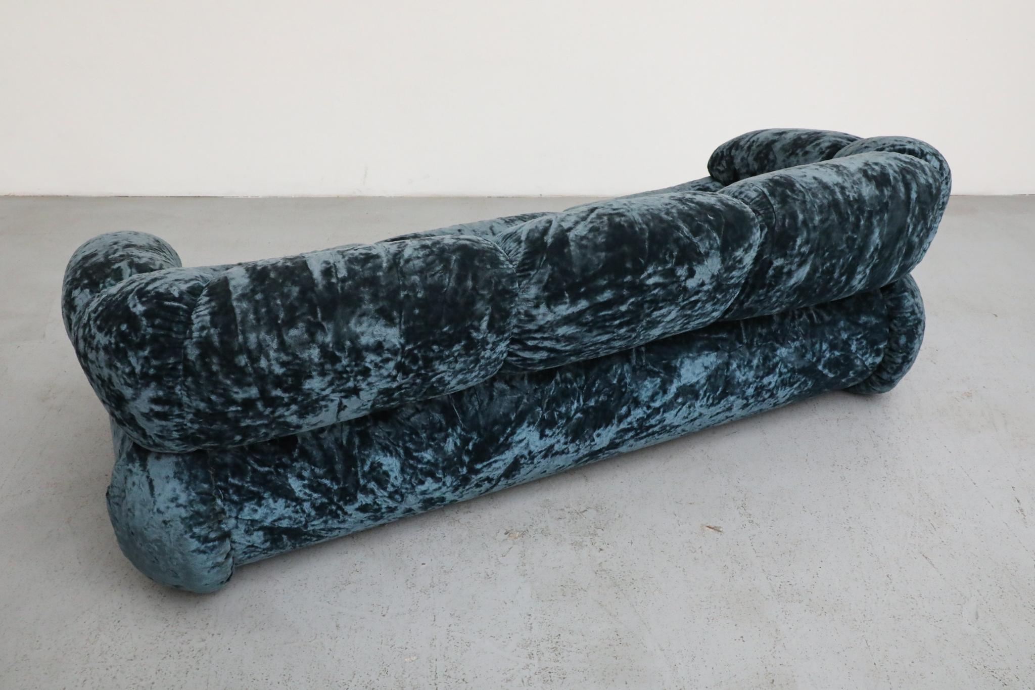 Adriano Piazzesi Space Age Sofa, Blauer Knautschsamt, Italien 1970er im Angebot 11