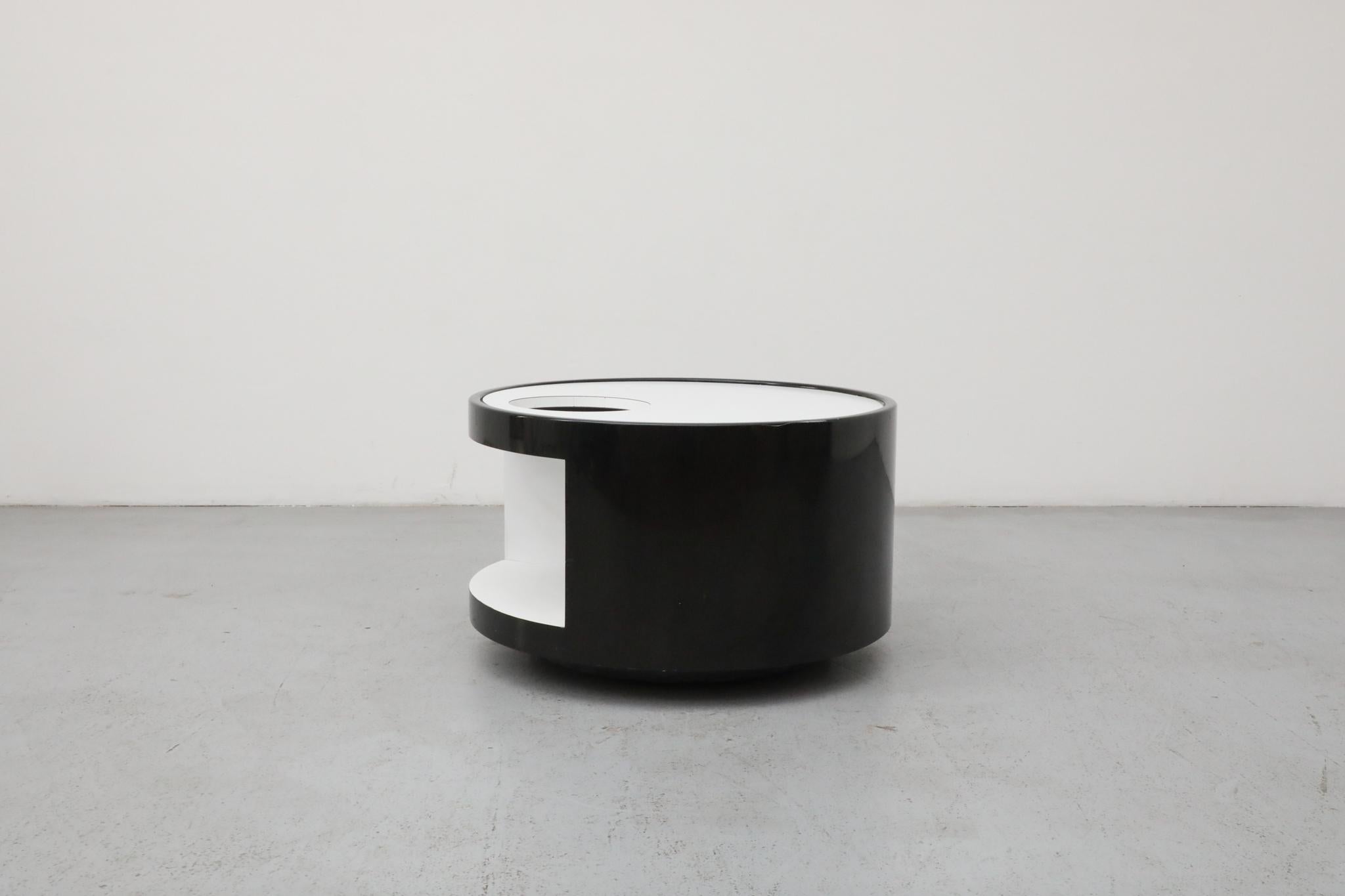 Italian Space Age Black and White Rolling Bar Cart and Side Table, Circa 1980s In Good Condition For Sale In Los Angeles, CA