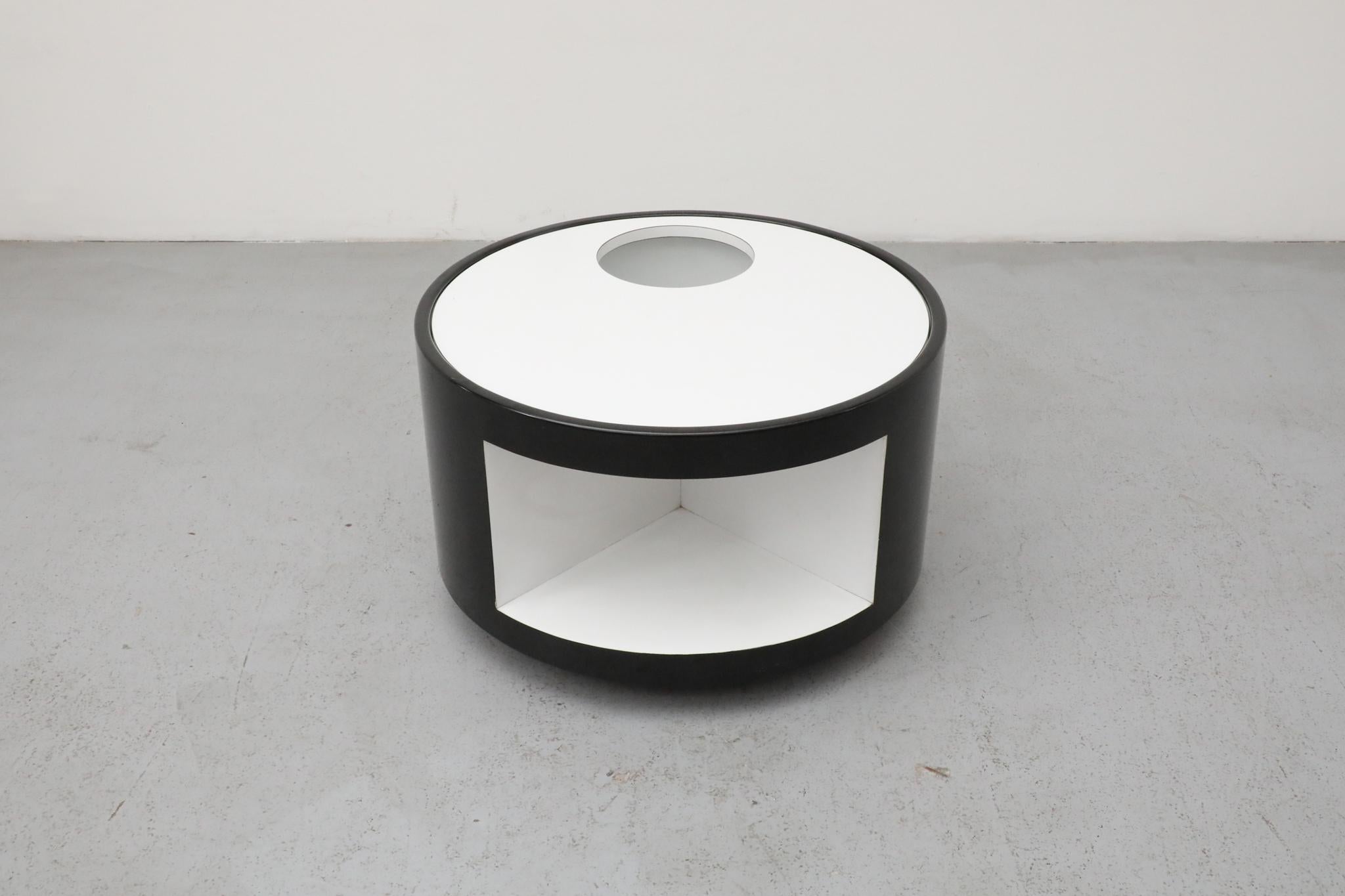 Italian Space Age Black and White Rolling Bar Cart and Side Table, Circa 1980s For Sale 3