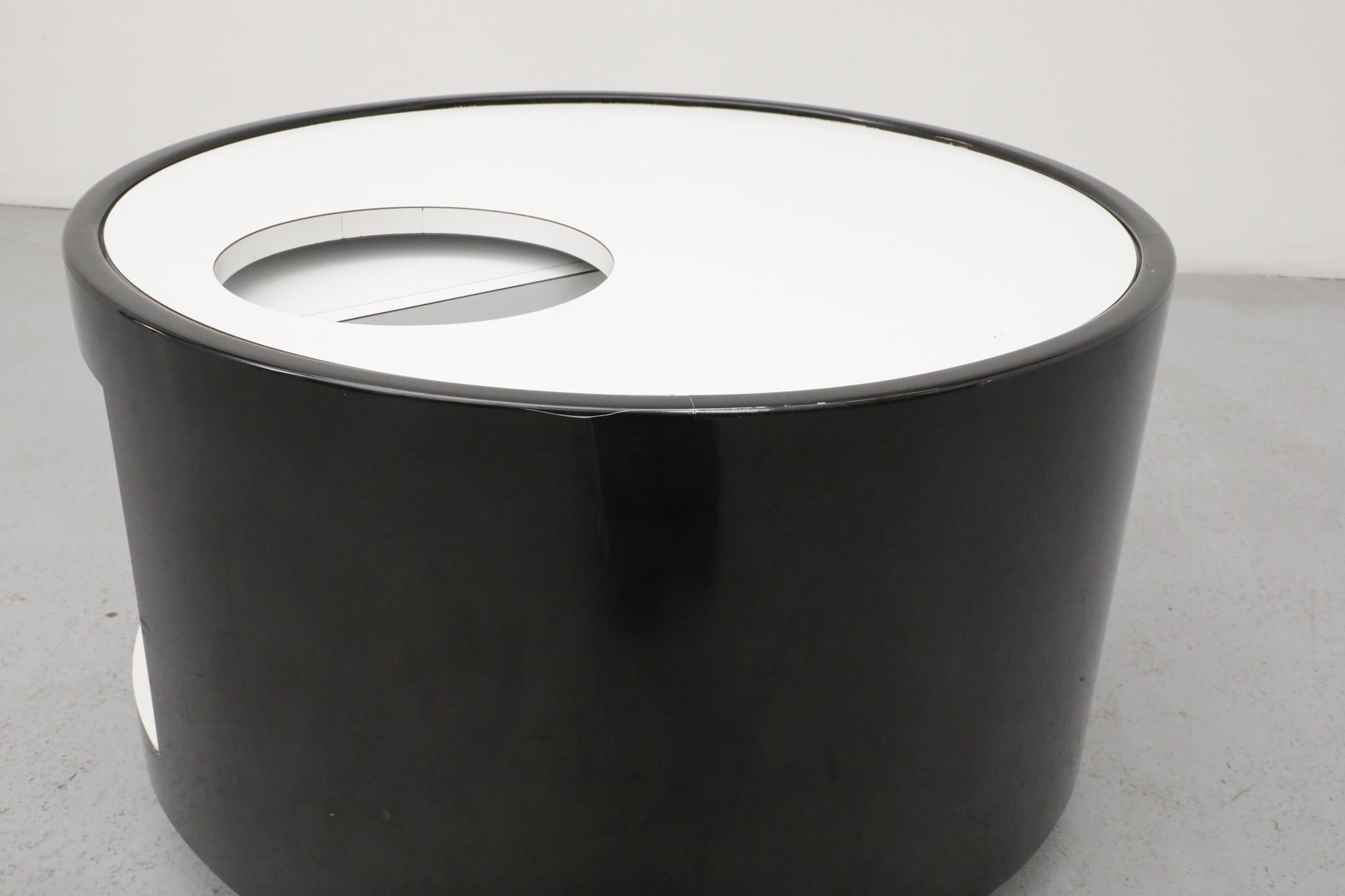 Italian Space Age Black and White Rolling Bar Cart and Side Table, Circa 1980s For Sale 8