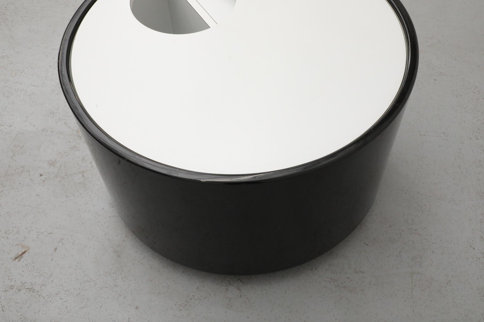 Italian Space Age Black and White Rolling Bar Cart and Side Table, Circa 1980s For Sale 12