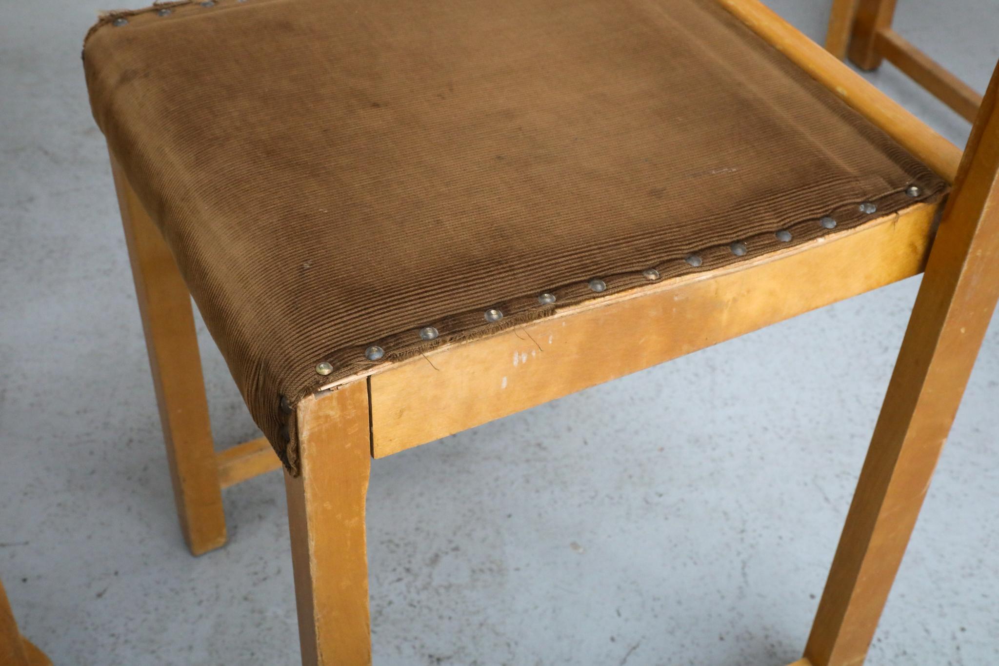 Chaises empilables 