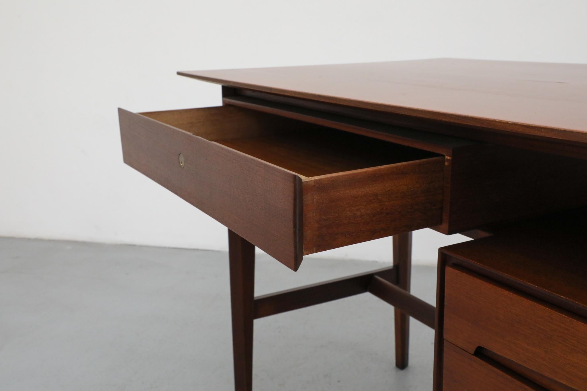 Palutari Teak Desk/Vanity for Dassi, Gio Ponti Style, Mid-Century For Sale 7
