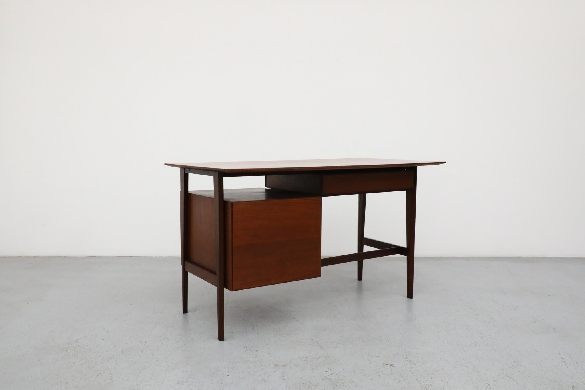 Italian Palutari Teak Desk/Vanity for Dassi, Gio Ponti Style, Mid-Century For Sale