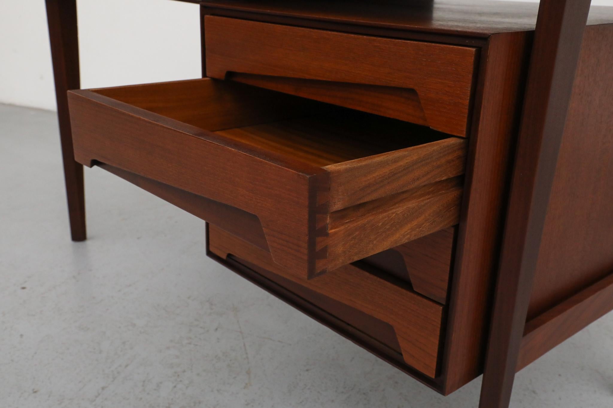Palutari Teak Desk/Vanity for Dassi, Gio Ponti Style, Mid-Century For Sale 3