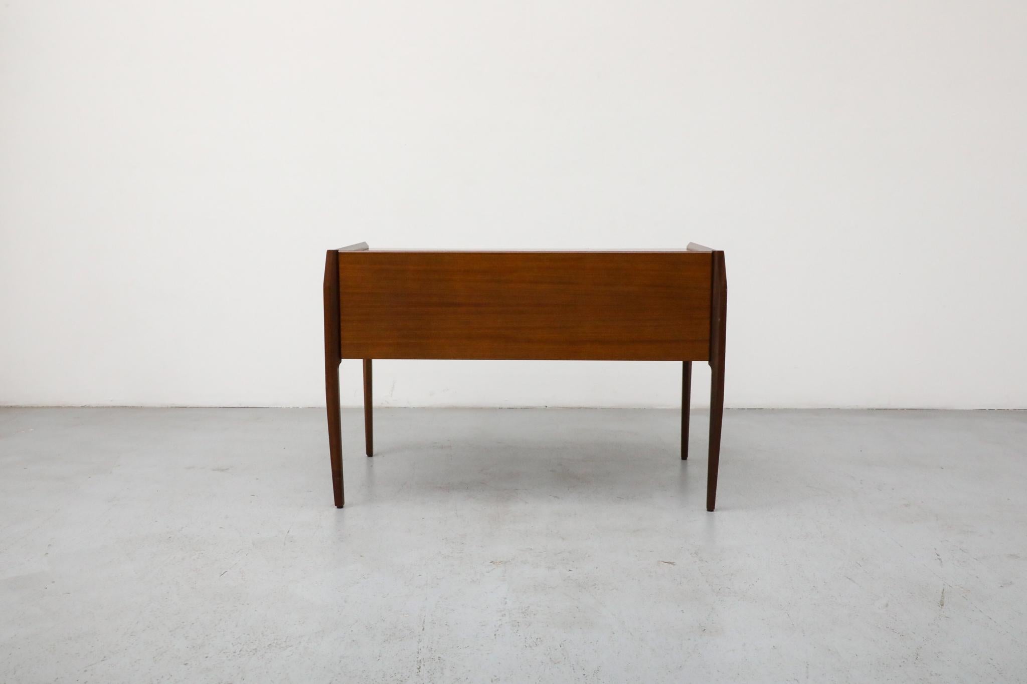 Vittorio Dassi Writing Desk, Gio Ponti Style, Green Drawers, Mid-Century For Sale 1
