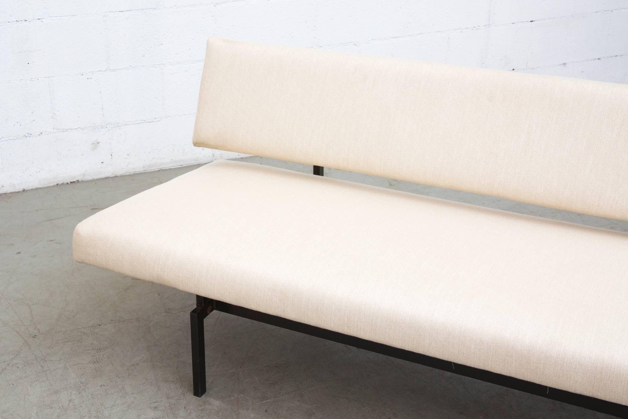 Bone White Upholstered Martin Visser Streamline Sleeper Sofa 1