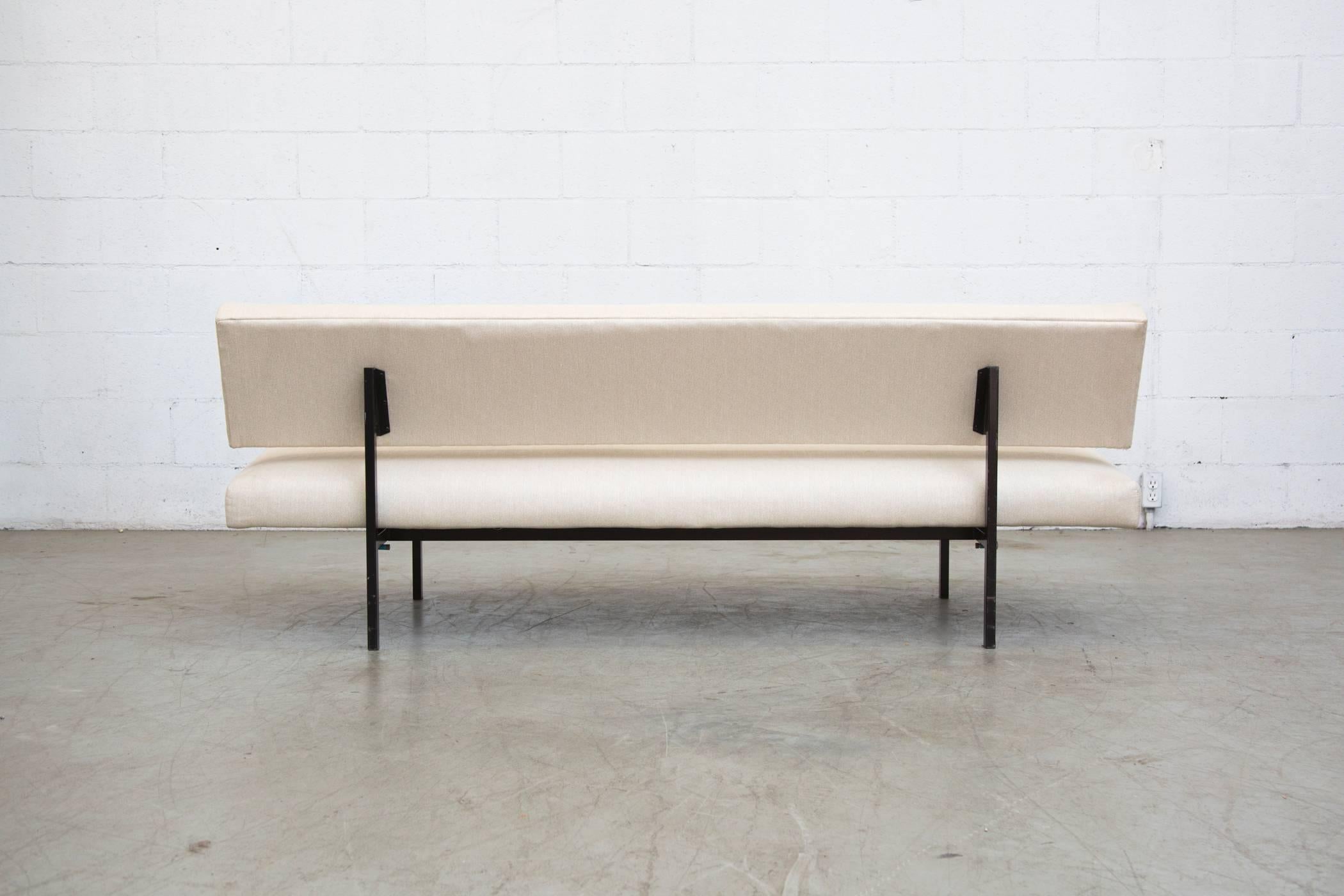 Metal Bone White Upholstered Martin Visser Streamline Sleeper Sofa
