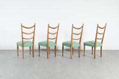 Juego de 4 sillas de comedor italianas de mediados de siglo con respaldo en forma de escalera, de Paolo Buffa
