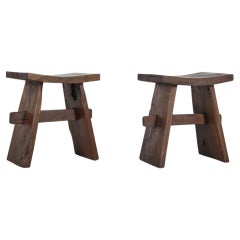 Sattelhocker im George-Nakashima-Stil mit Tischbockgestell