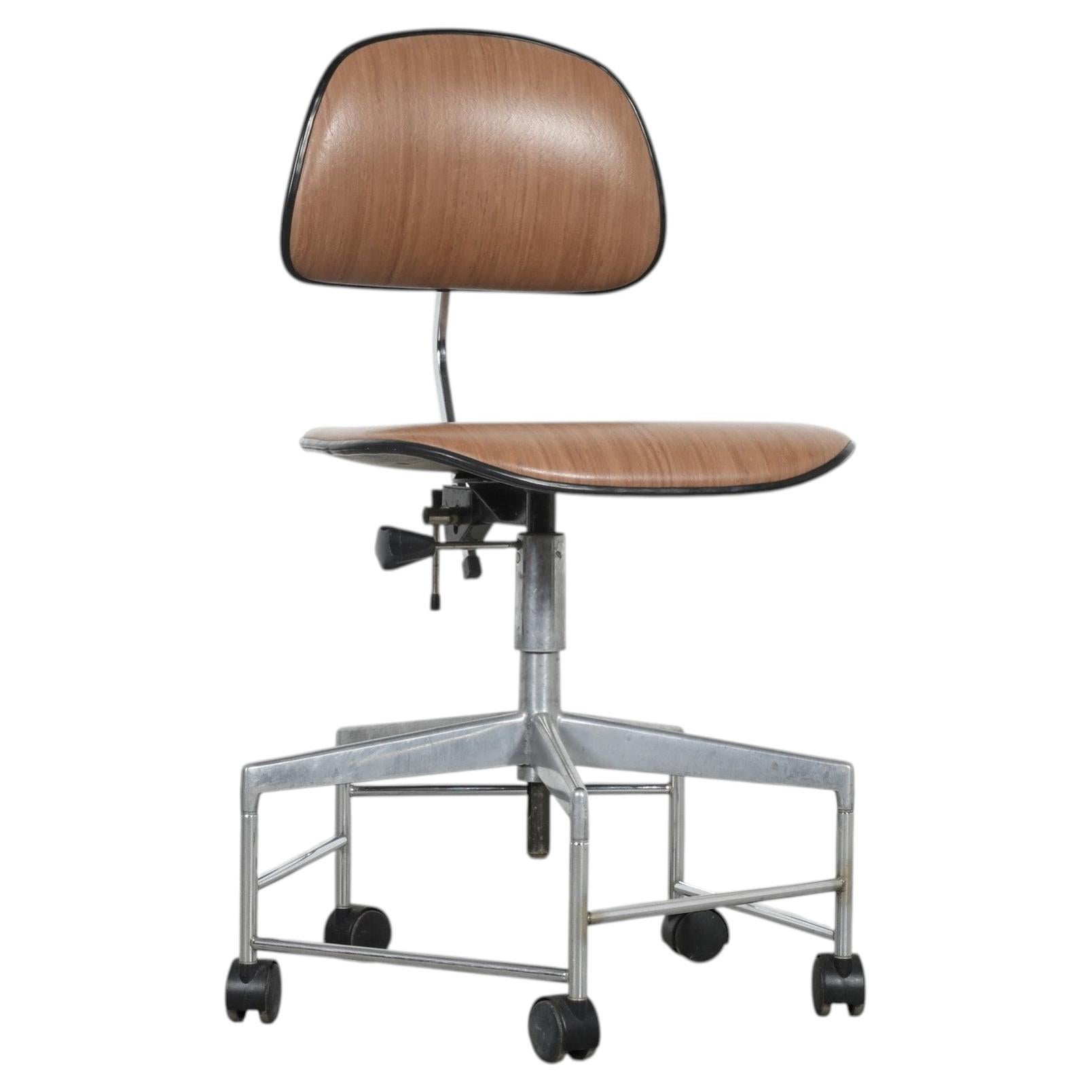 Jacob Jensen for Labofa Danish Rolling Office Chair, 1960s For Sale