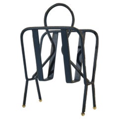 Porte-revues en cuir cousu bleu « Jacques Adnet », années 1950