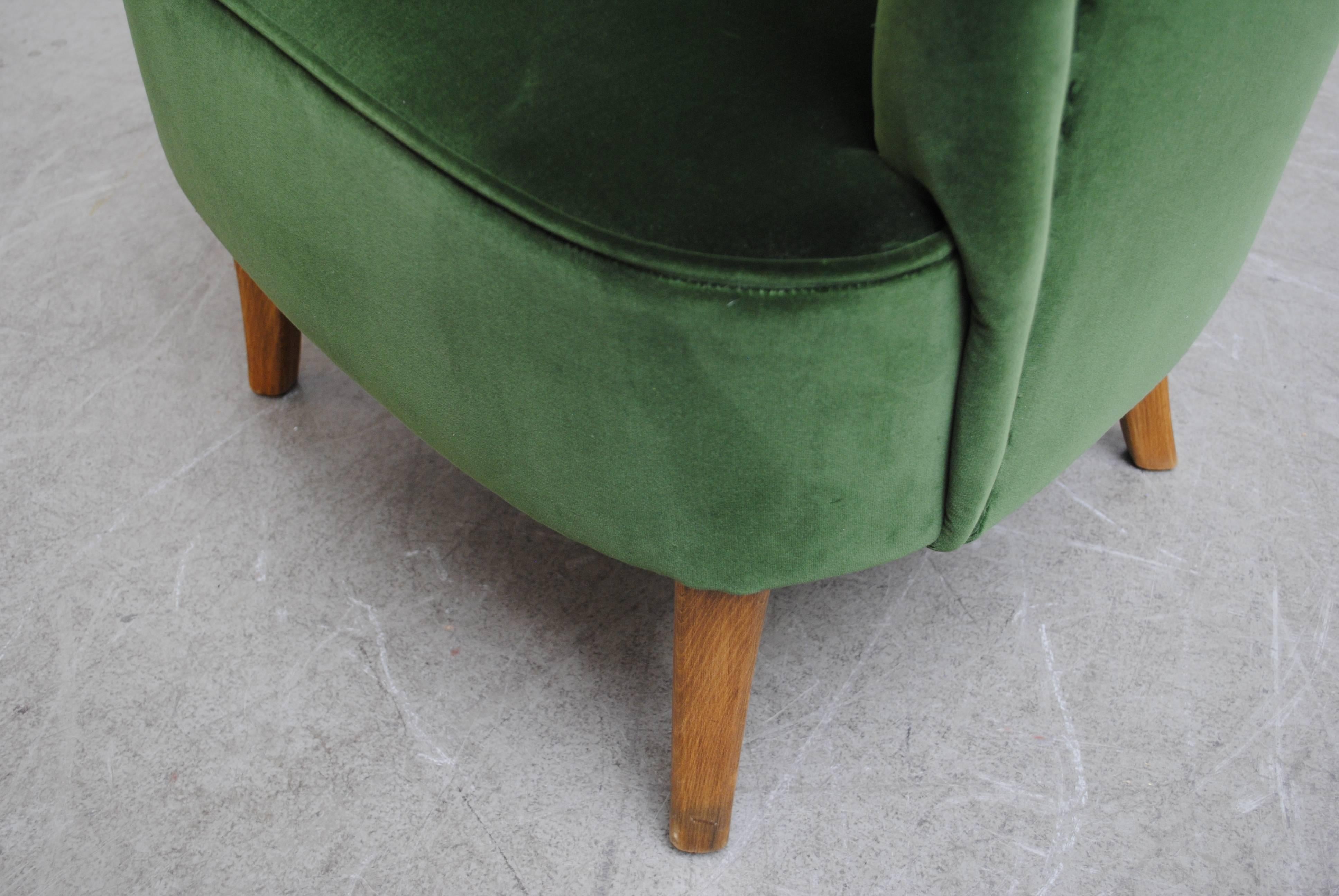 Dutch Emerald Green Velvet Theo Ruth Lounge Chair by Artifort