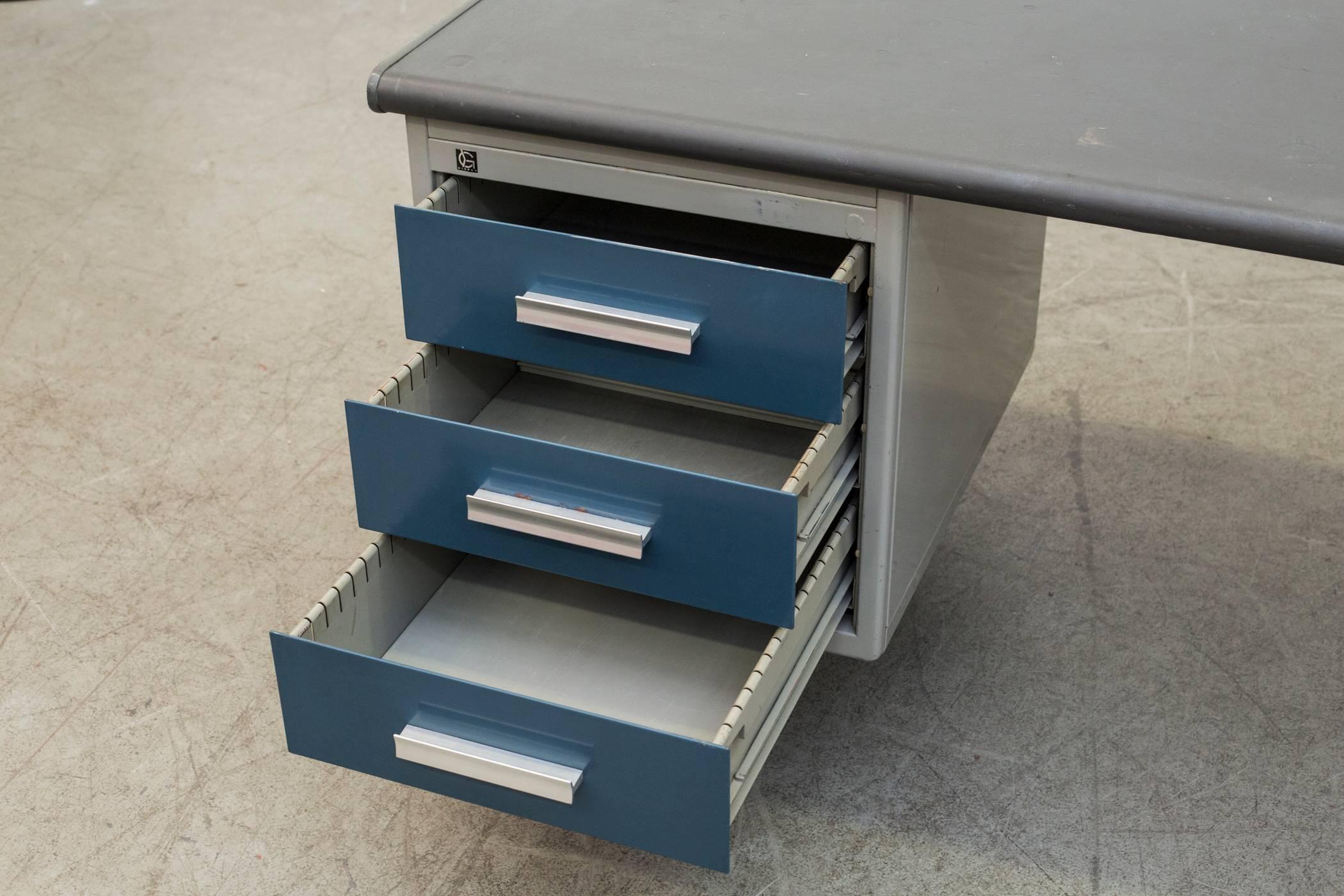 Low Industrial Desk by Gispen 1