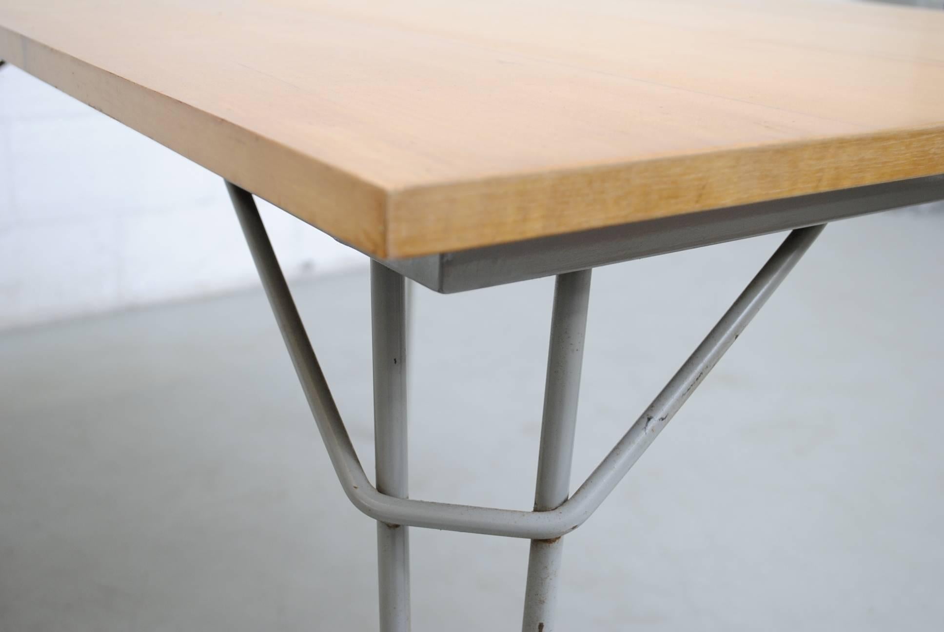 Rare Kembo Dining Table with Hairpin Legs In Good Condition In Los Angeles, CA