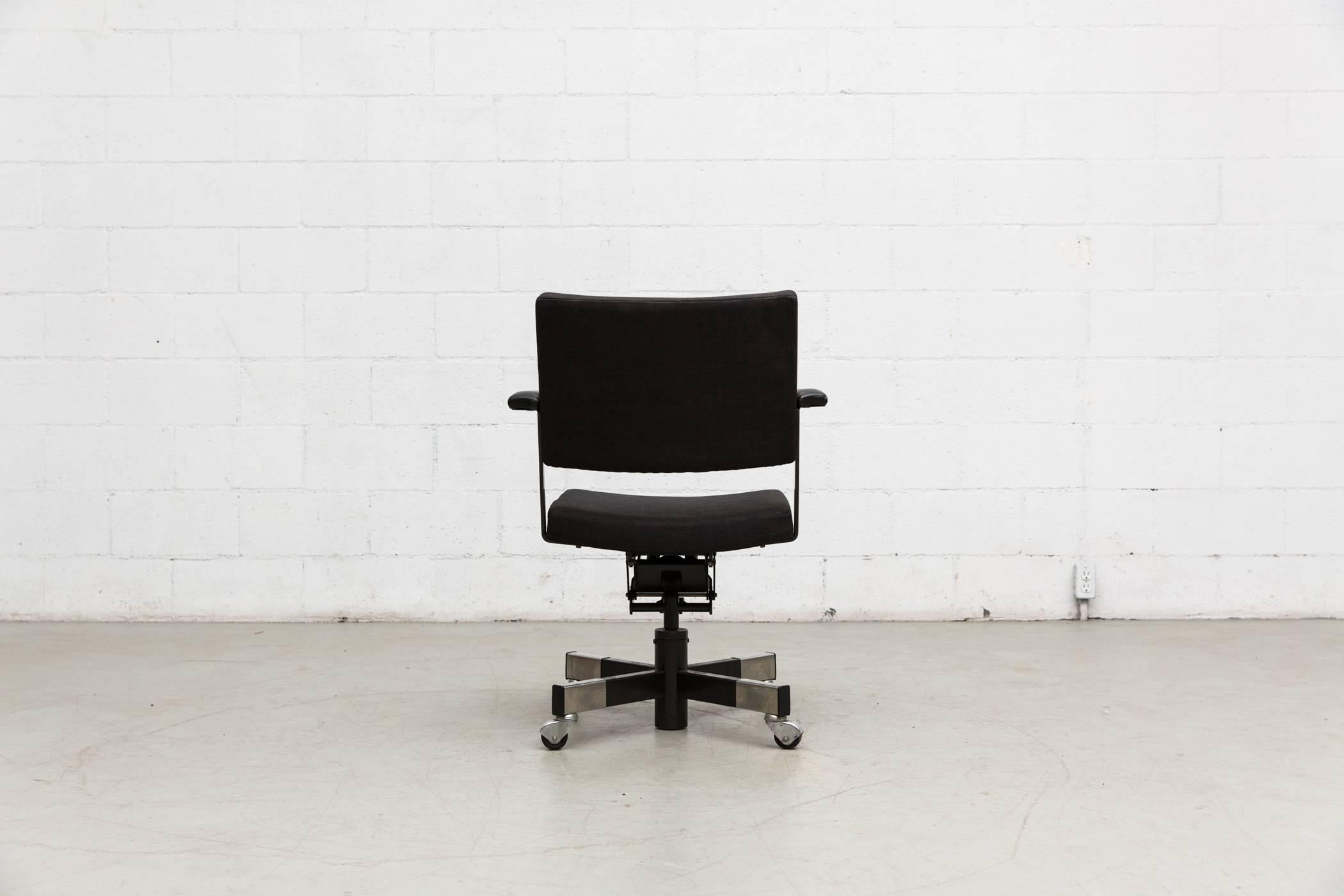 A.R. Cordemeyer for Gispen Rolling, 1637 Office Chair In Good Condition In Los Angeles, CA