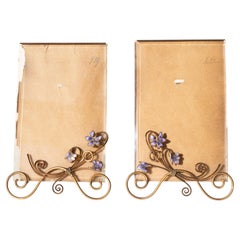Juego de dos marcos de fotos de latón de estilo Art Nouveau - Flores esmaltadas en color violeta - Austria, 1900