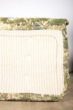 Ligne Roset – Neu gepolsterter 3-Sitzer „TOGO“ mit grünem Blumenmuster von Michel Ducaroy