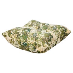Ligne Roset – Neu gepolsterte Ottomane „Green Floral TOGO“ von Michel Ducaroy