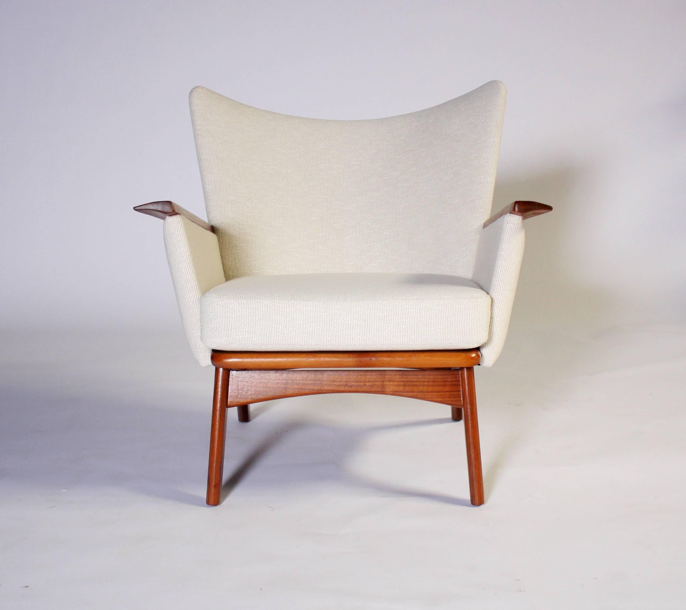 Rare wingback armchair by Adrian Pearsall, 1960s production beautifully restored walnut wood and reupholstered in an ivory textured designer fabric.