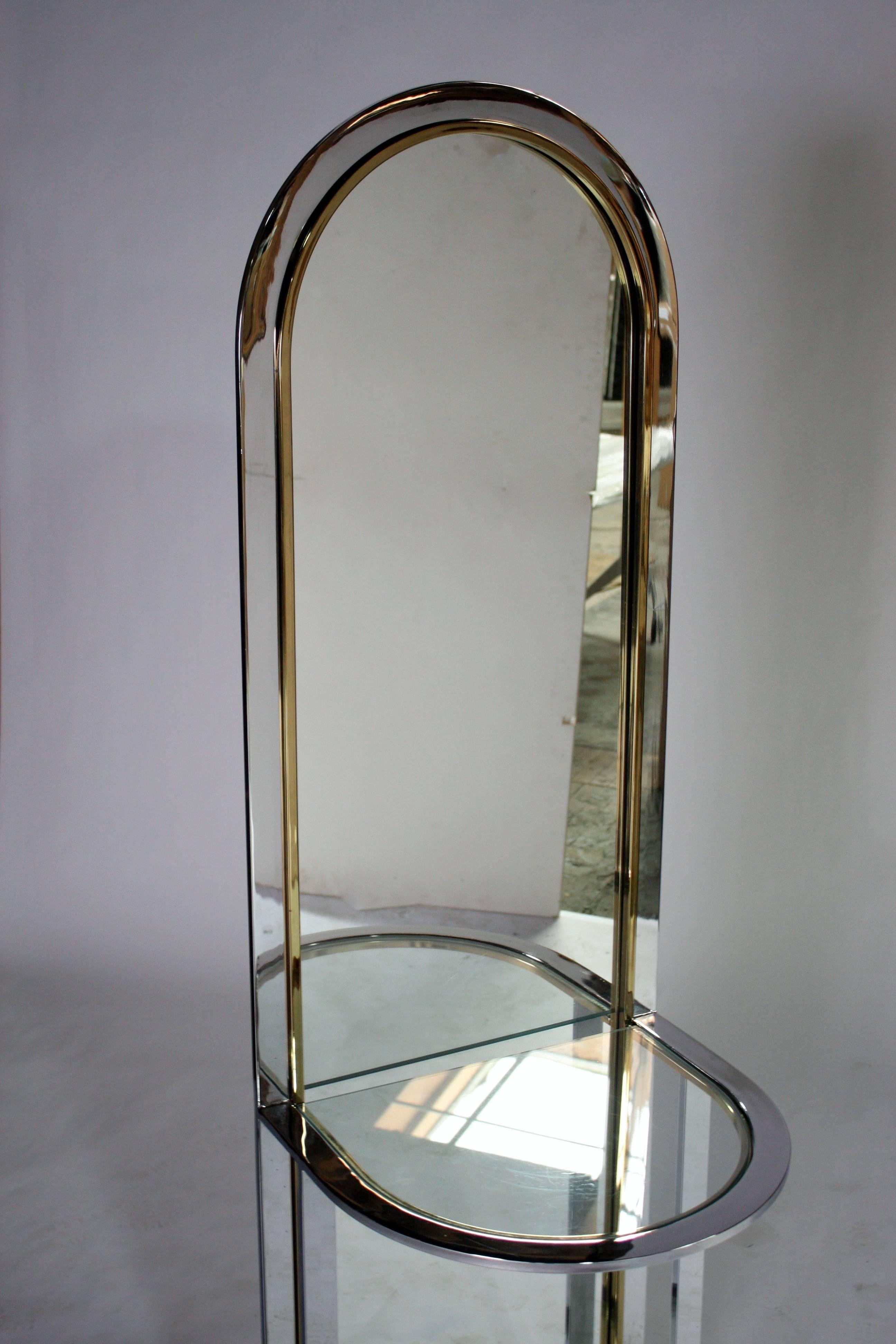Pace Collection Entryway Free Standing Racetrack Mirror In Excellent Condition In Chicago, IL
