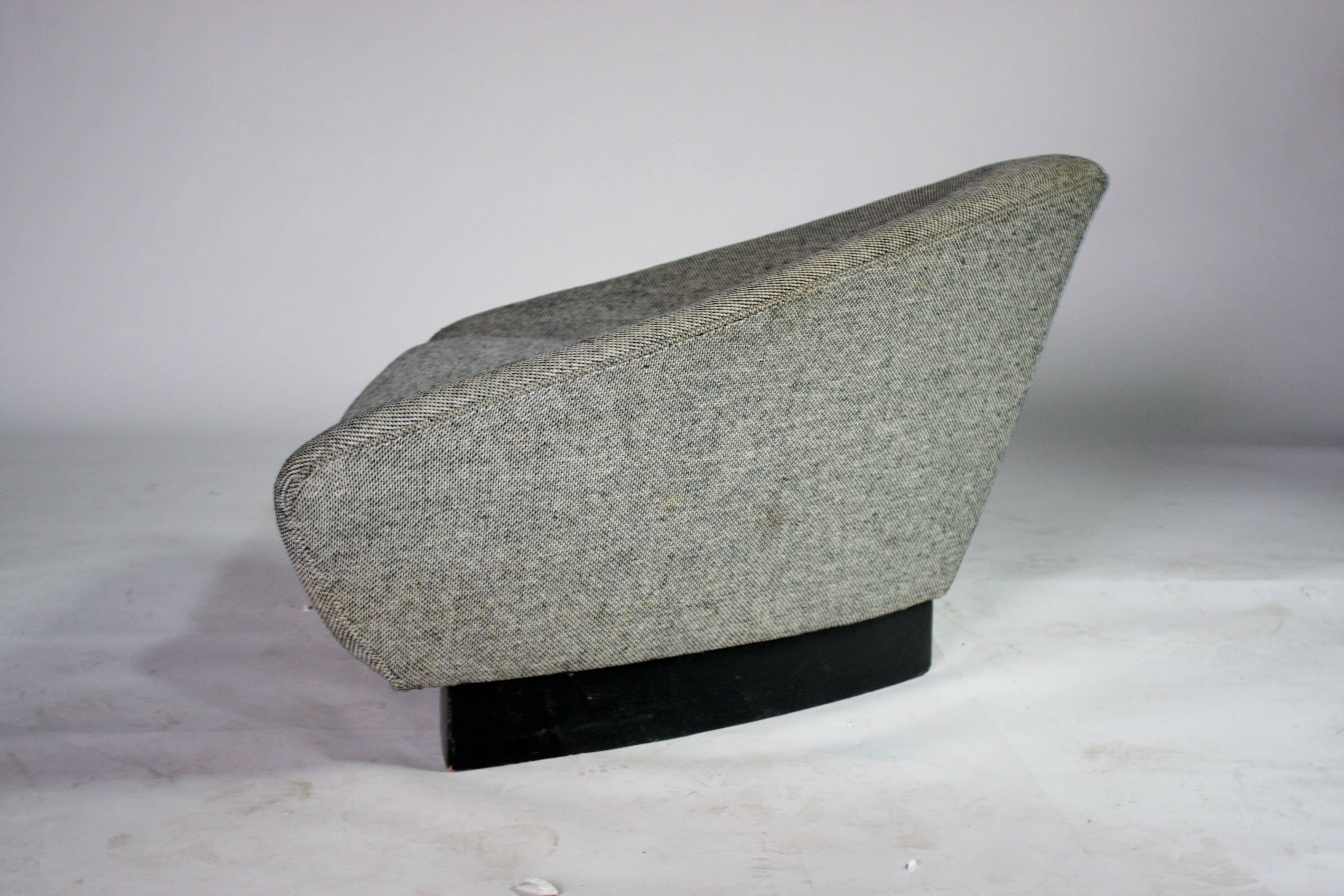 Adrian Pearsall Style Triangle Chair In Excellent Condition In Chicago, IL