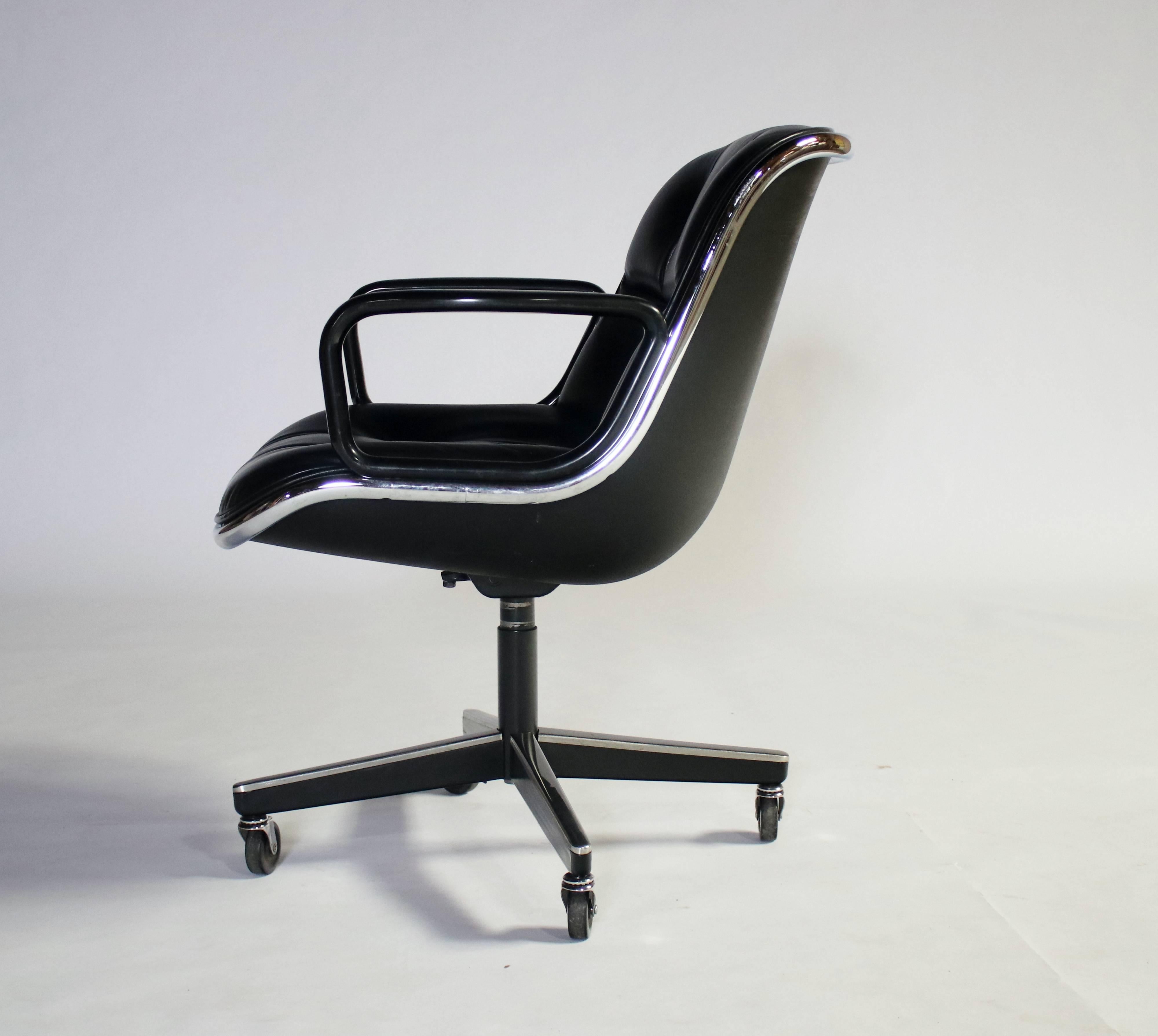 Mid-Century Modern Charles Pollock for Knoll Executive Armchair