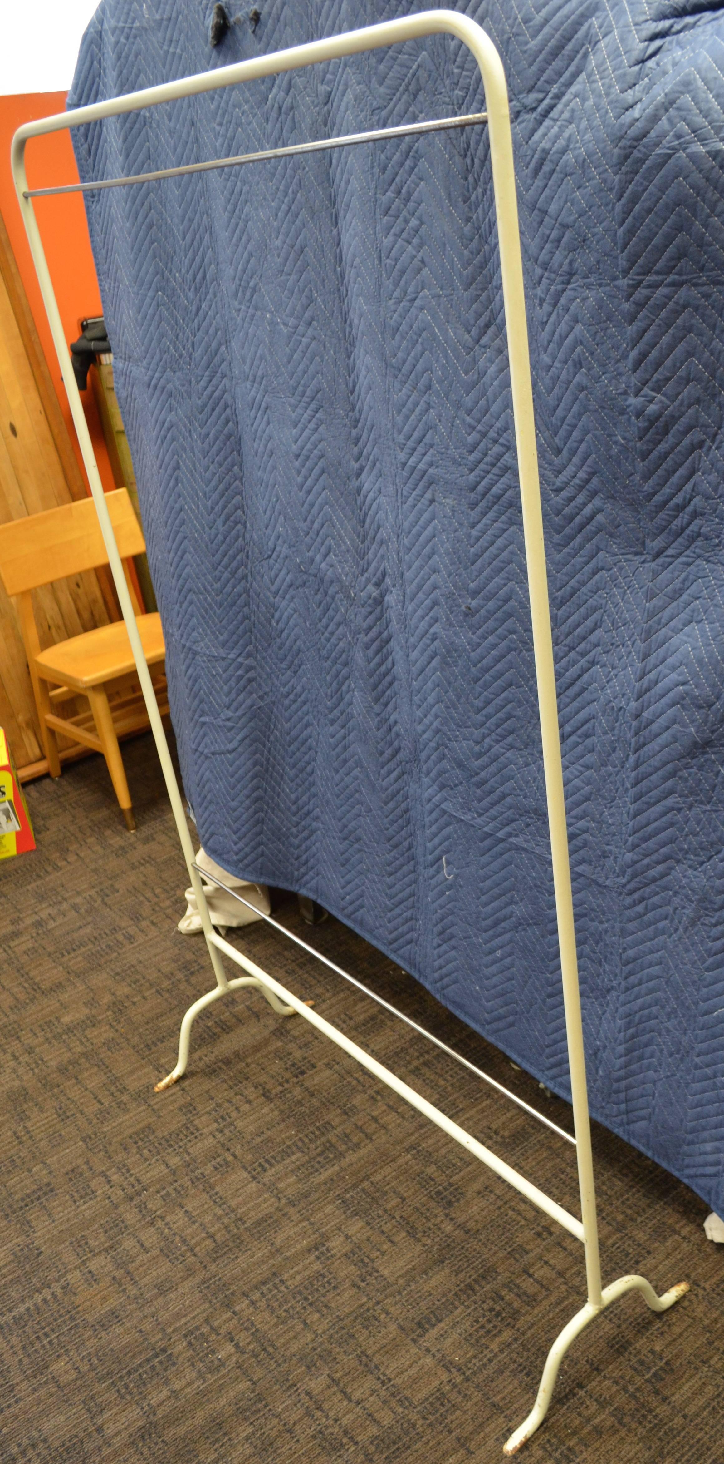 Room Divider Screen Skeleton Clothing Rack, Ideal for Apartment Living