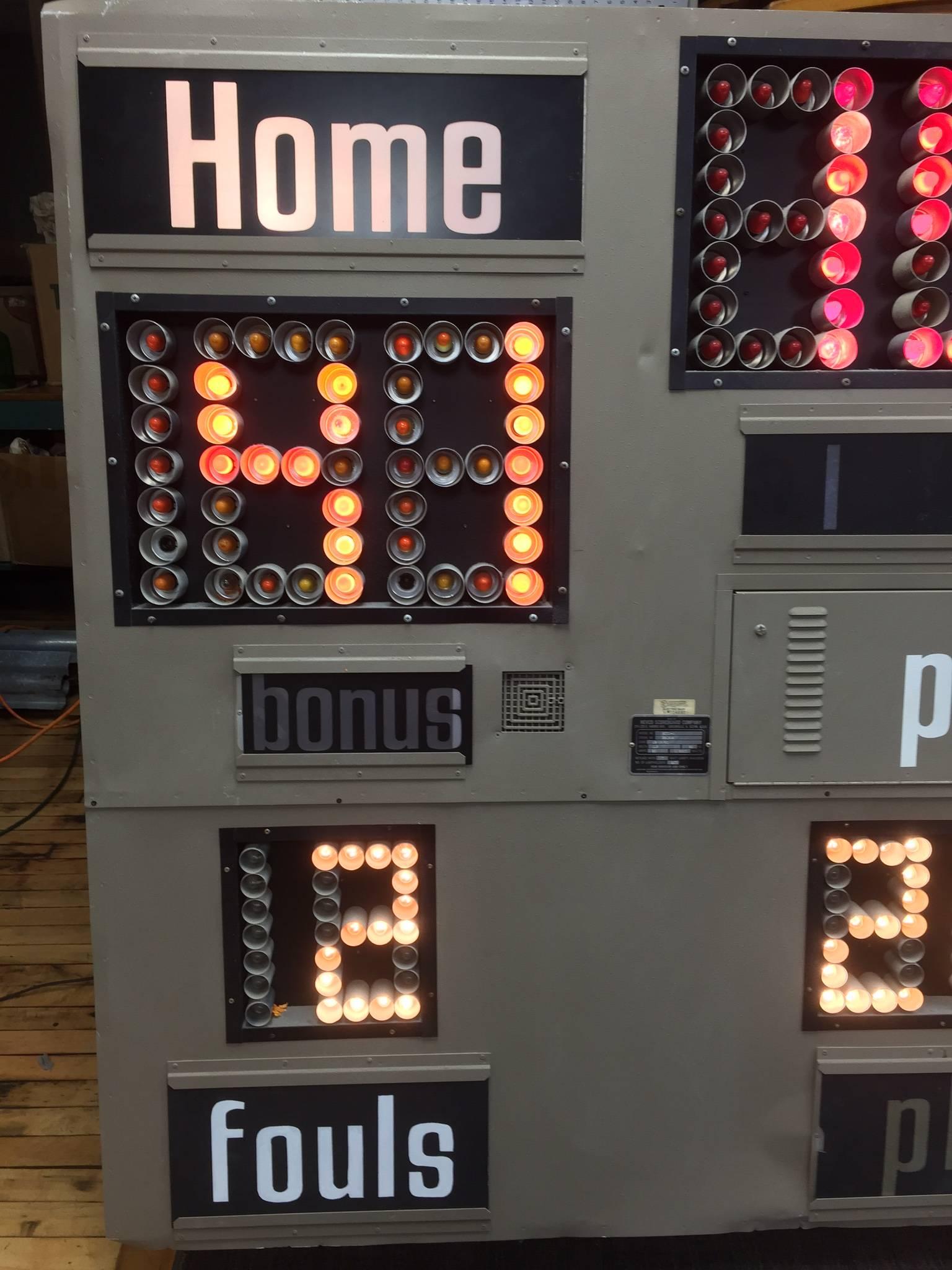 Working Large Basketball Scoreboard In Excellent Condition In Madison, WI