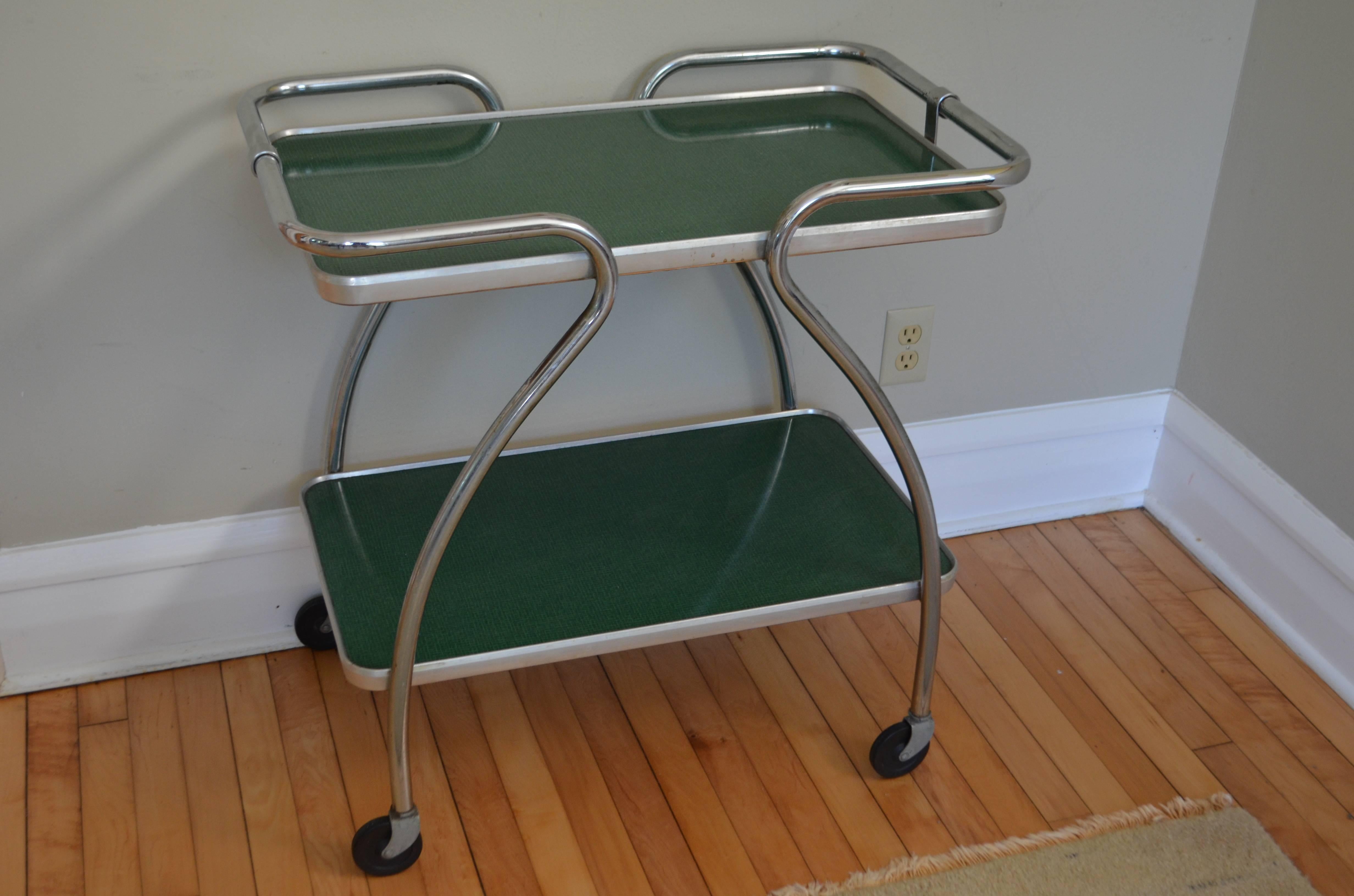 Classic Mid-Century style in perfect Mad Men green, patterned color. Rare to find in this condition. 10.5
