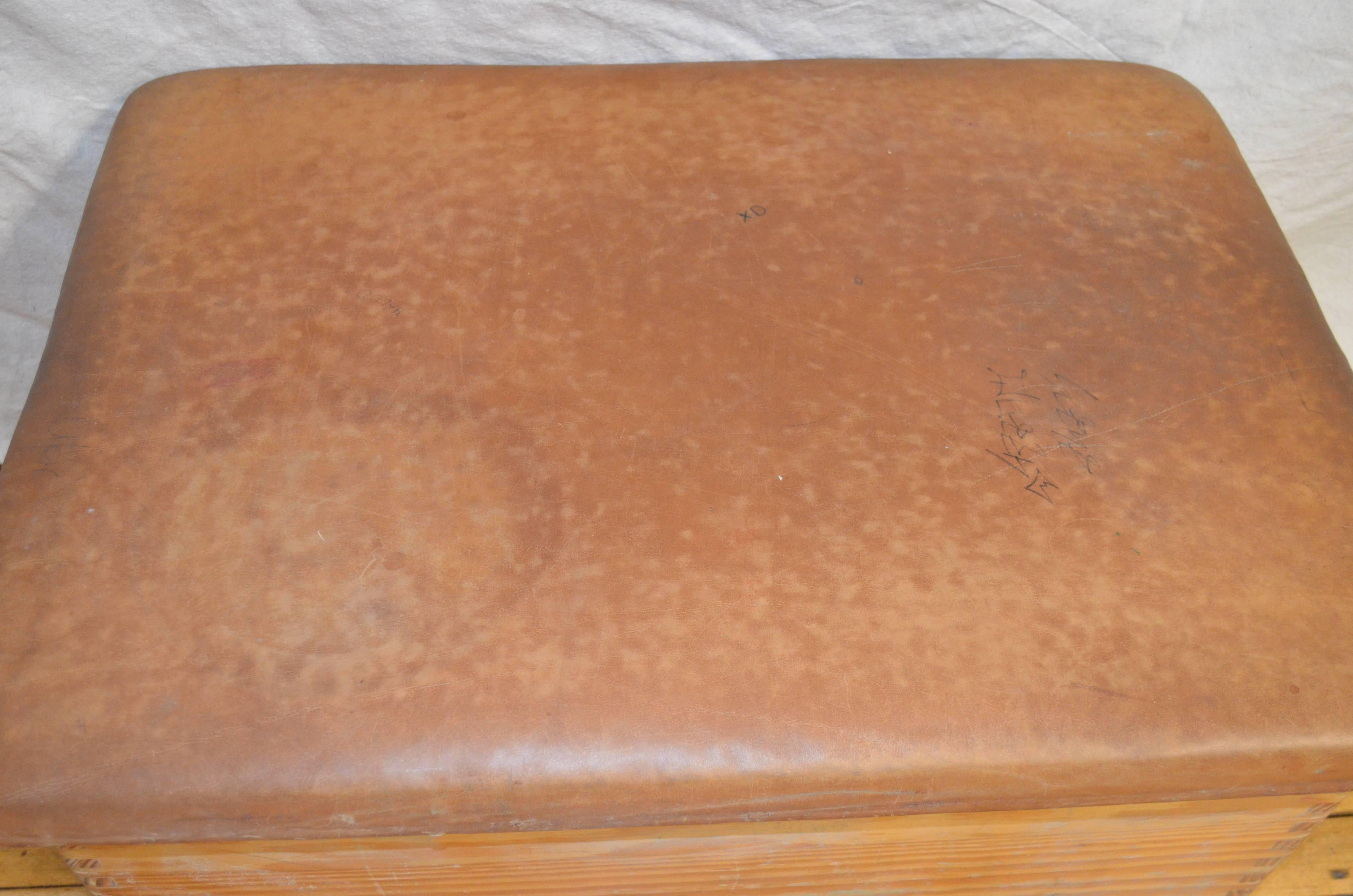 Vintage German Gymnast Gym Bench with Leather Top In Excellent Condition In Madison, WI