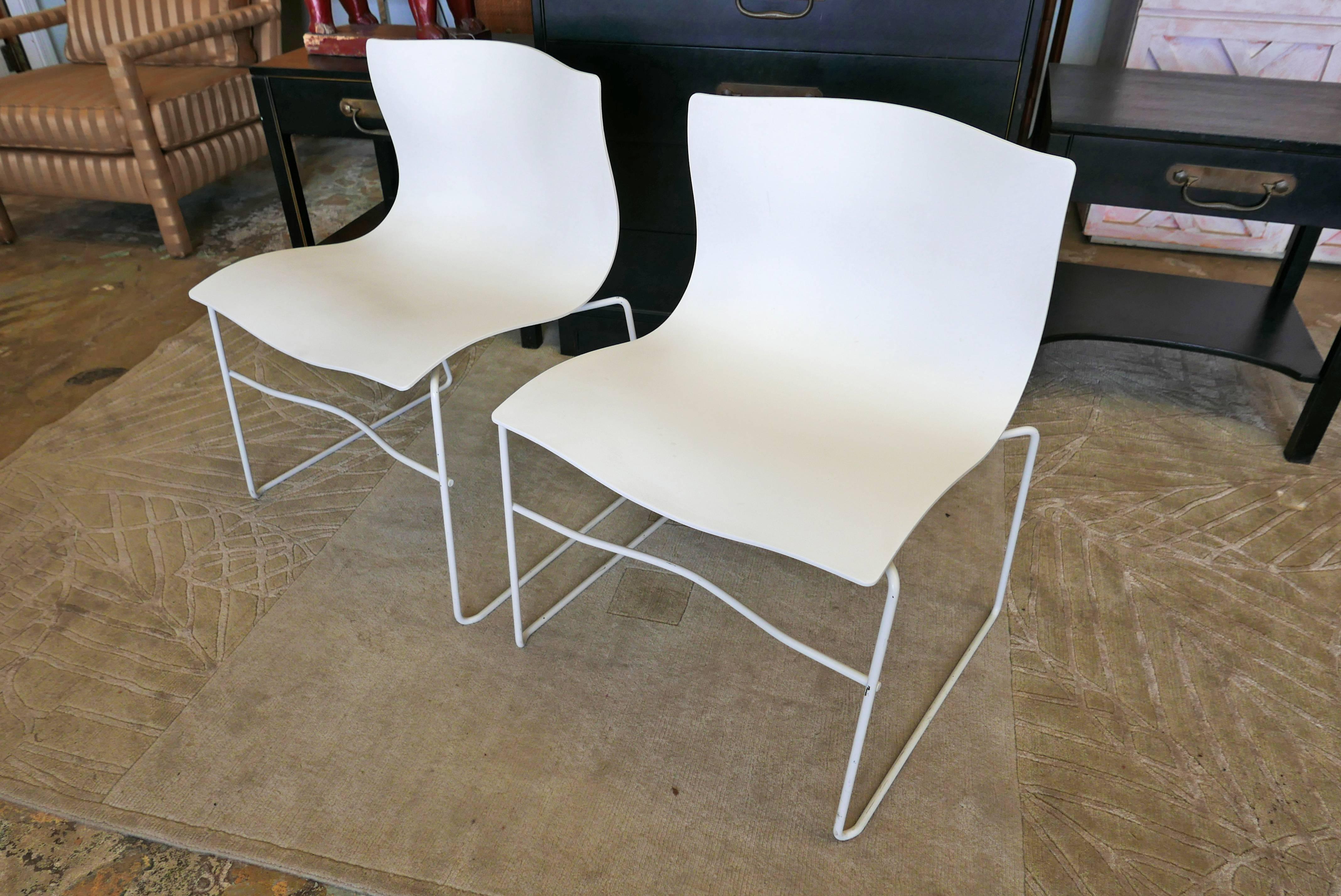 Pair of Knoll Mid-Century chairs in luminous white. Very comfortable, wonderfully sculptural. Modern design, sophisticated for office, dining, side chairs.