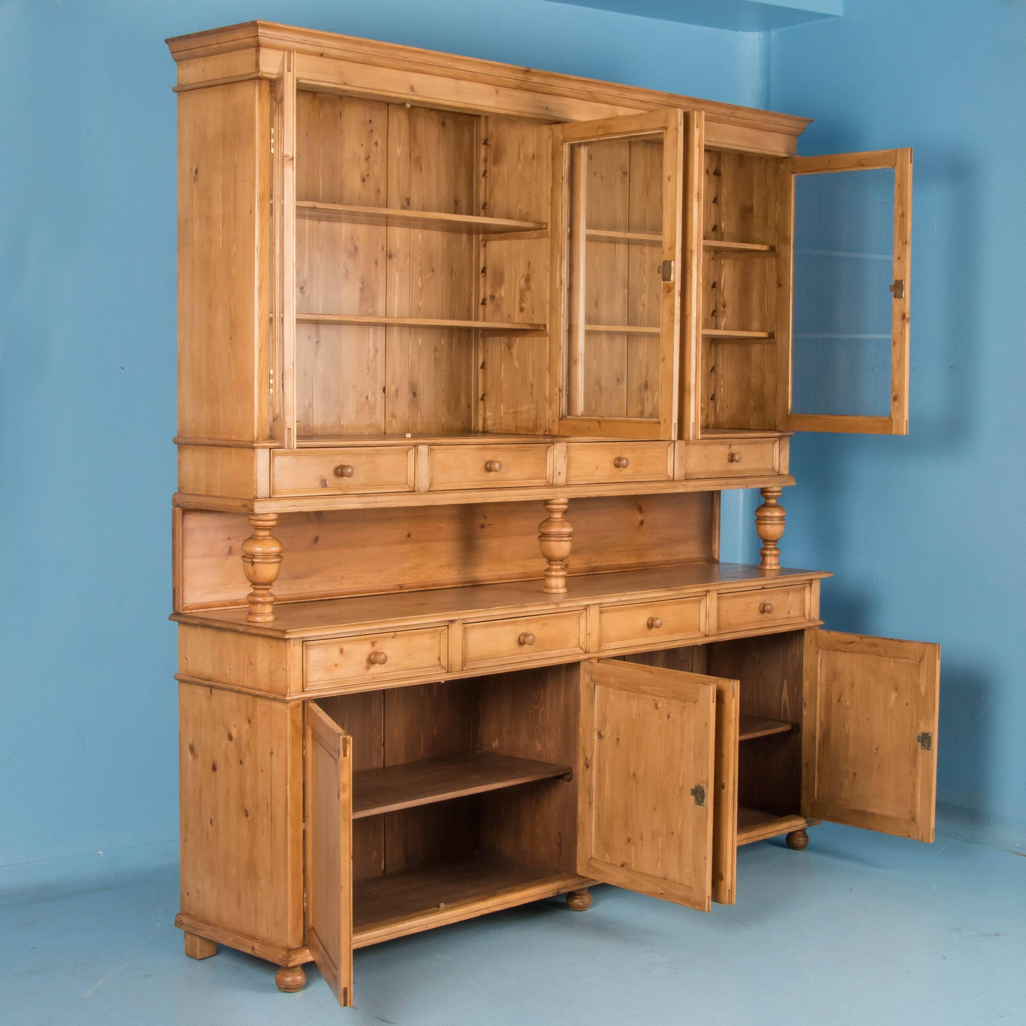 Large English Pine Breakfront Bookcase Display Cabinet In Good Condition In Round Top, TX