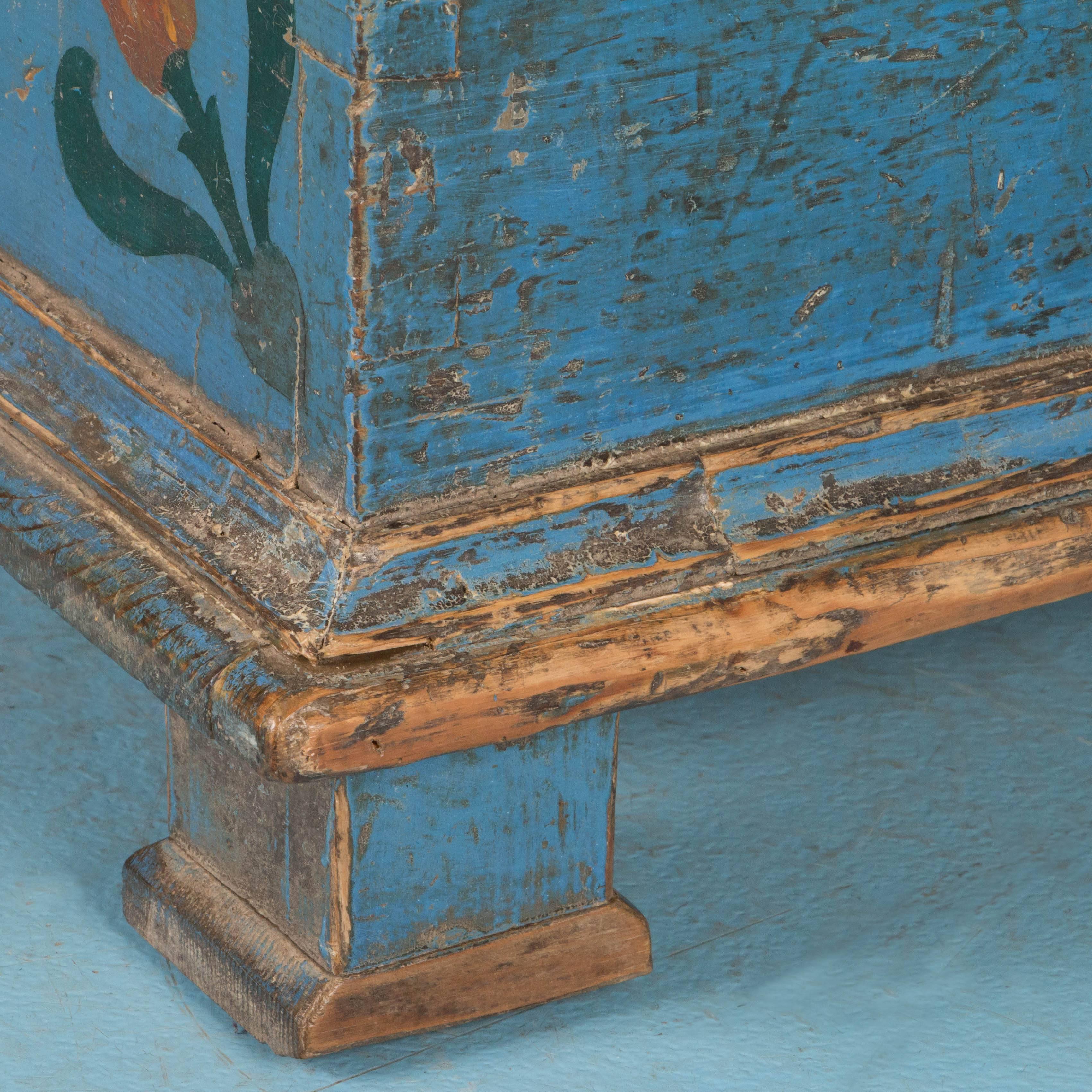 Small Country Folk Art Blue Painted Storage Bench 2