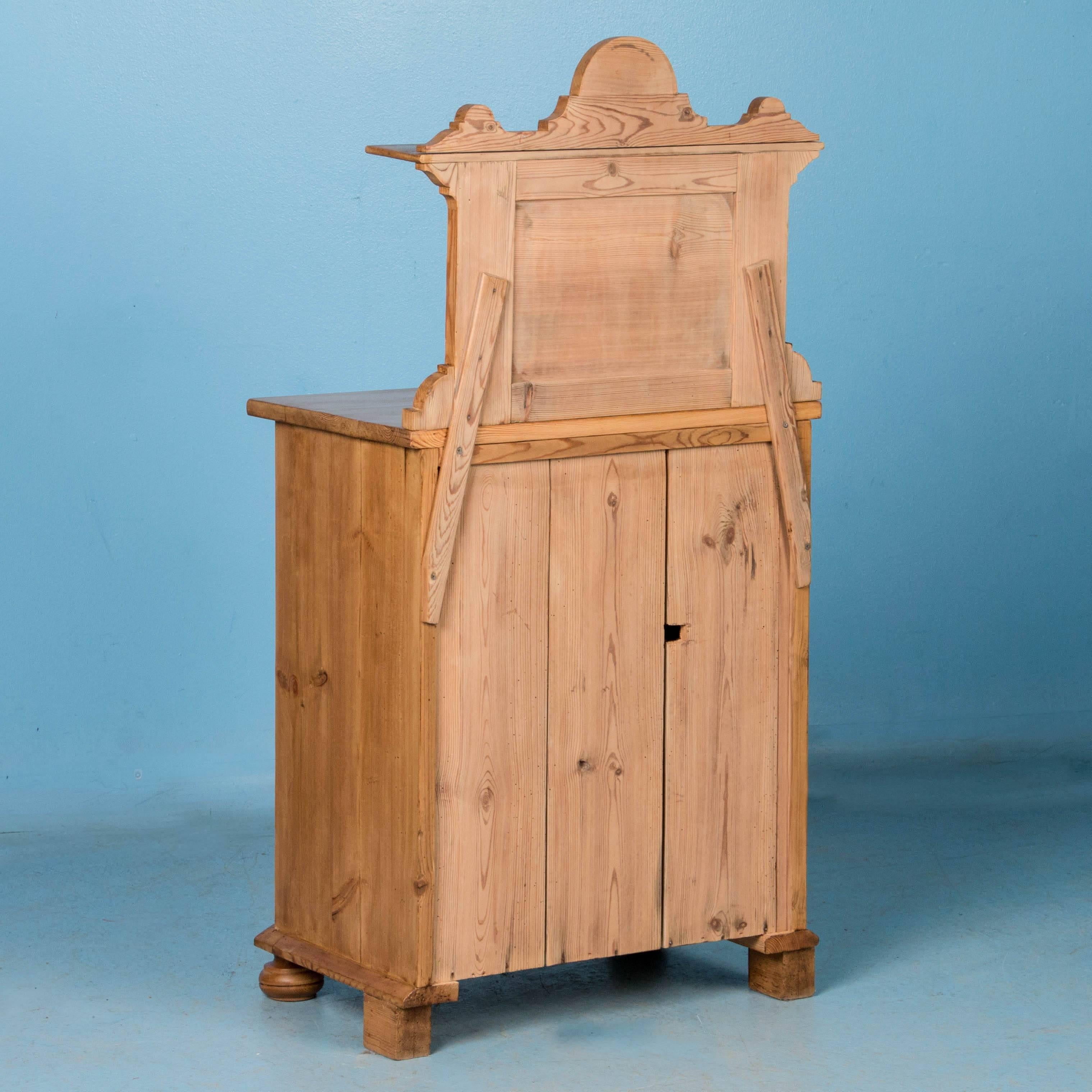 Antique 19th Century Danish Pine Nightstand In Good Condition In Round Top, TX
