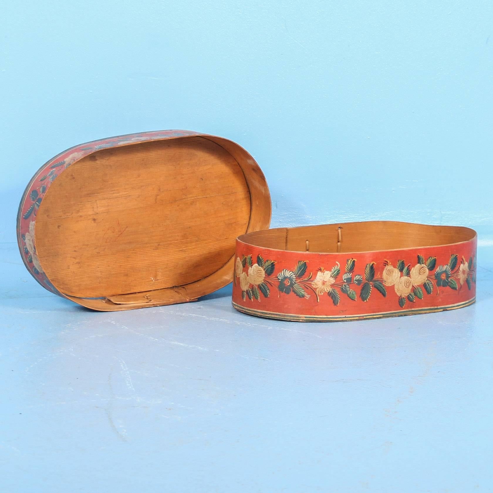 Antique Originally Painted Swedish Wood Container, circa 1840-1860 In Good Condition In Round Top, TX