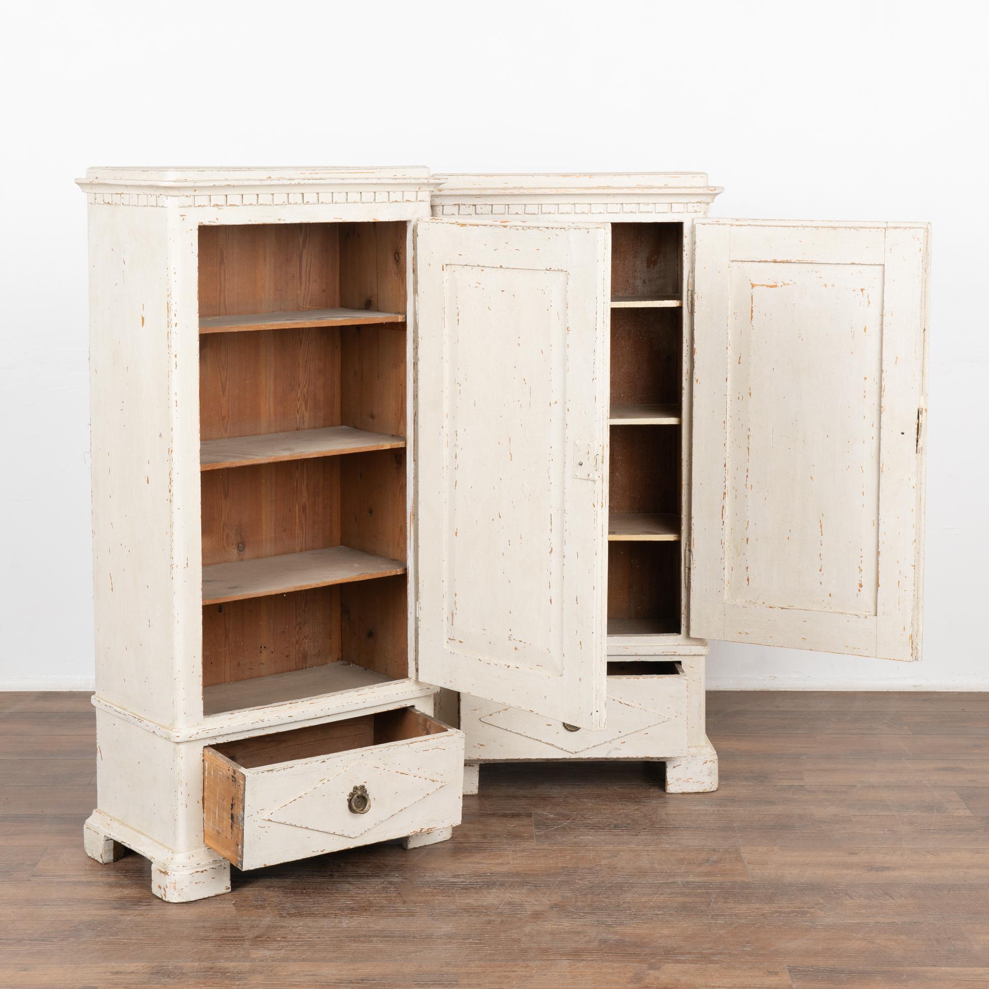 Gustavian Pair of White Painted Column Cabinets, Sweden circa 1880 For Sale