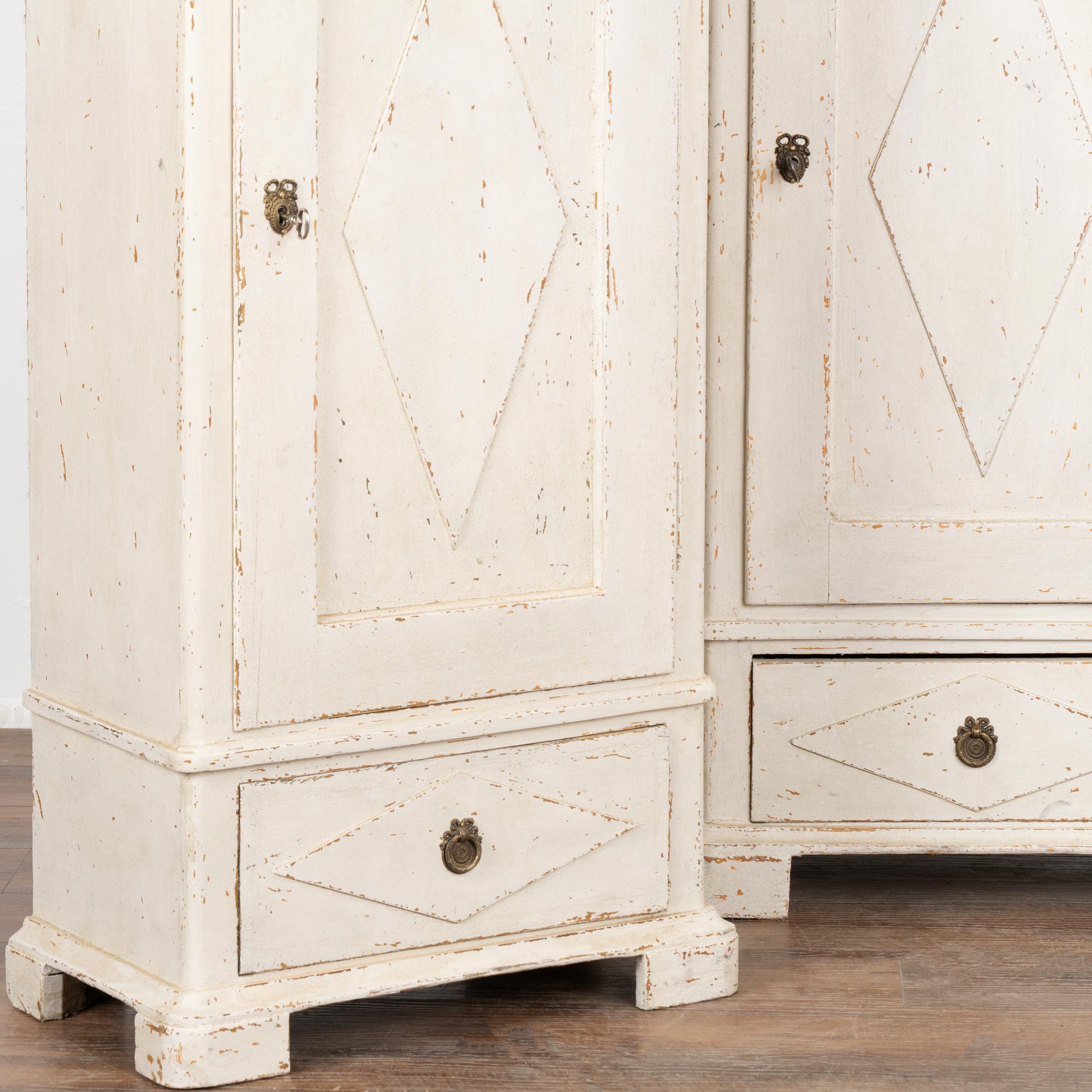 Pair of White Painted Column Cabinets, Sweden circa 1880 For Sale 1
