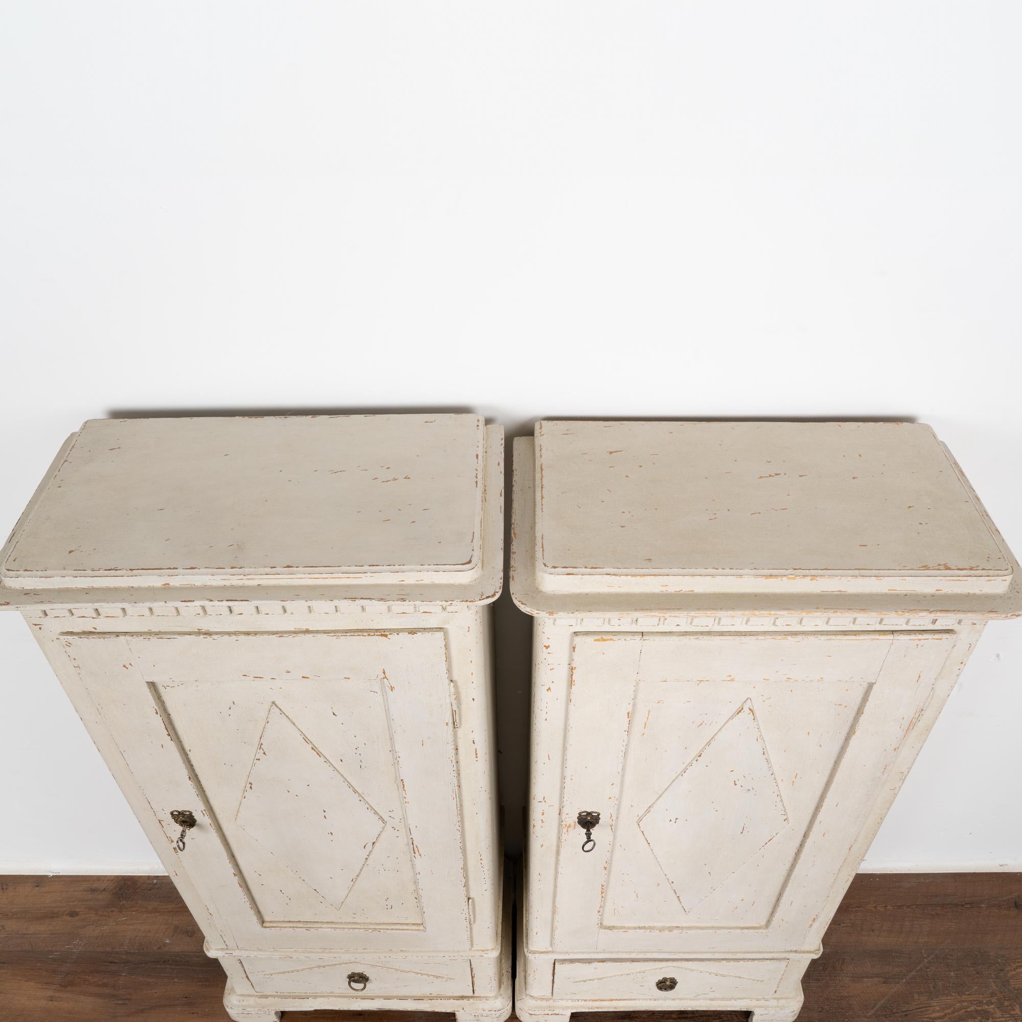 Pair of White Painted Column Cabinets, Sweden circa 1880 In Good Condition For Sale In Round Top, TX